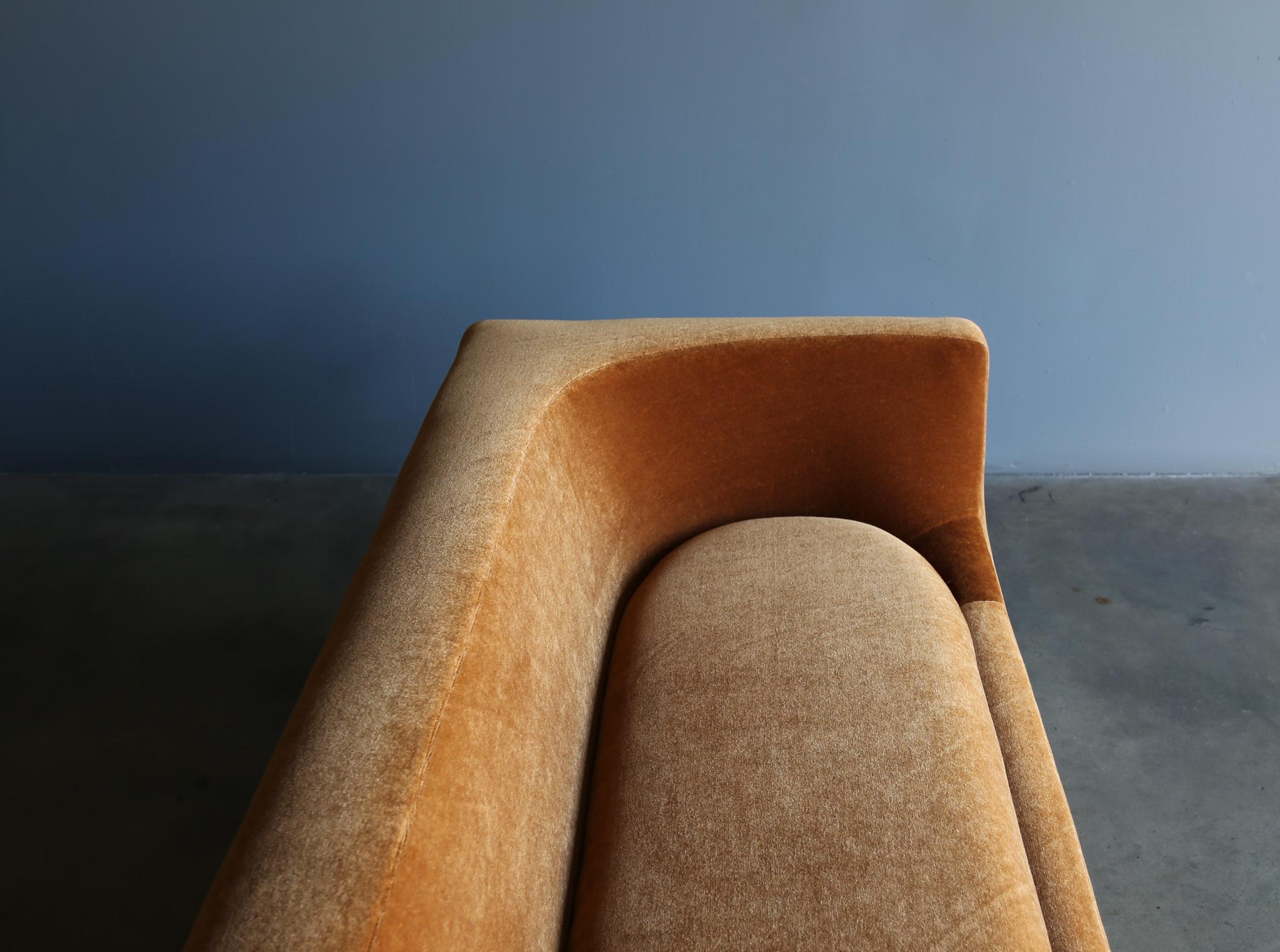 Bernard Govin Elliptique Sofa in Mohair for Saporiti Italia, circa 1965 2