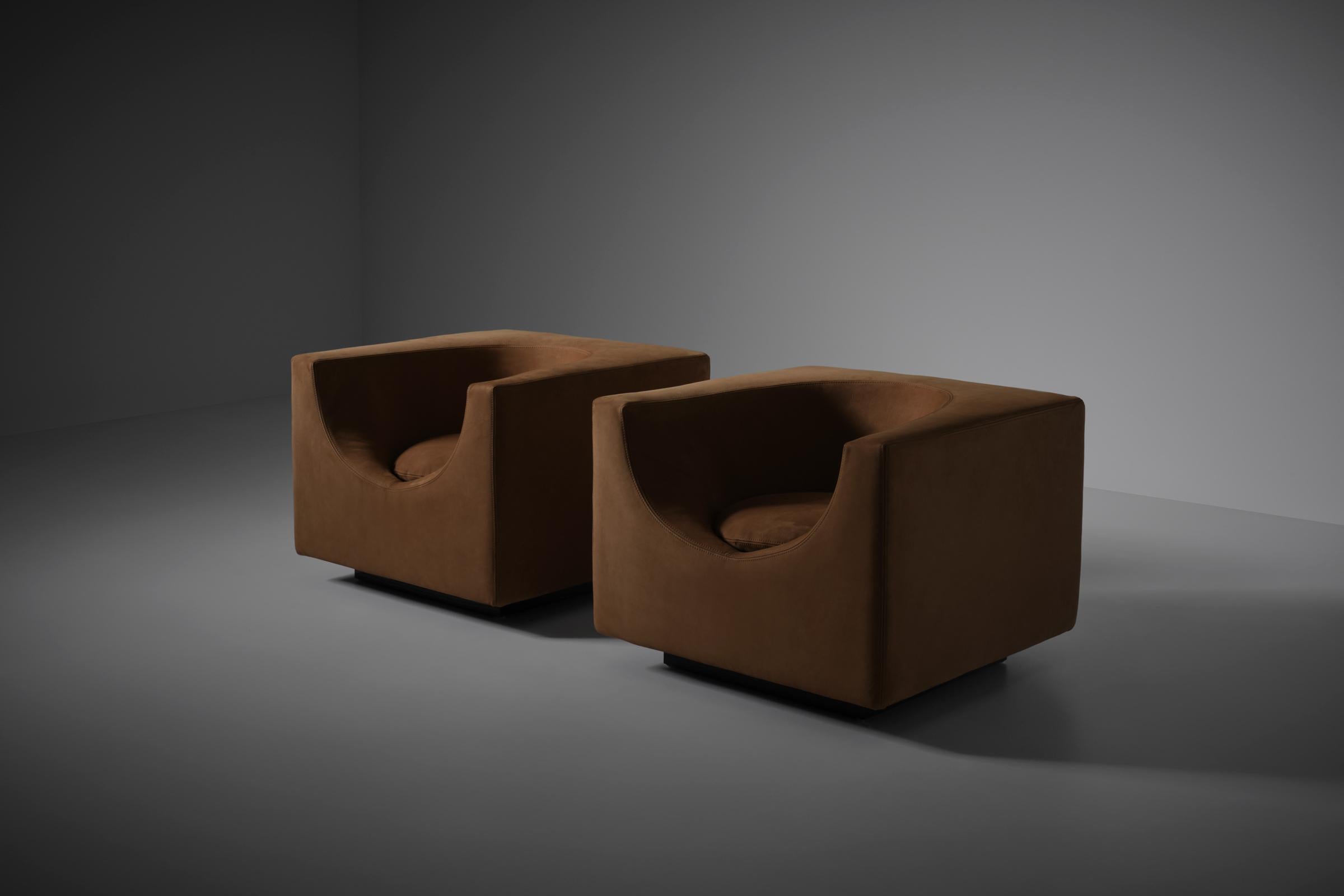 Mid-Century Modern Bernard Govin pair of ‘Elliptique’ armchairs for Saporiti Italia, 1960s