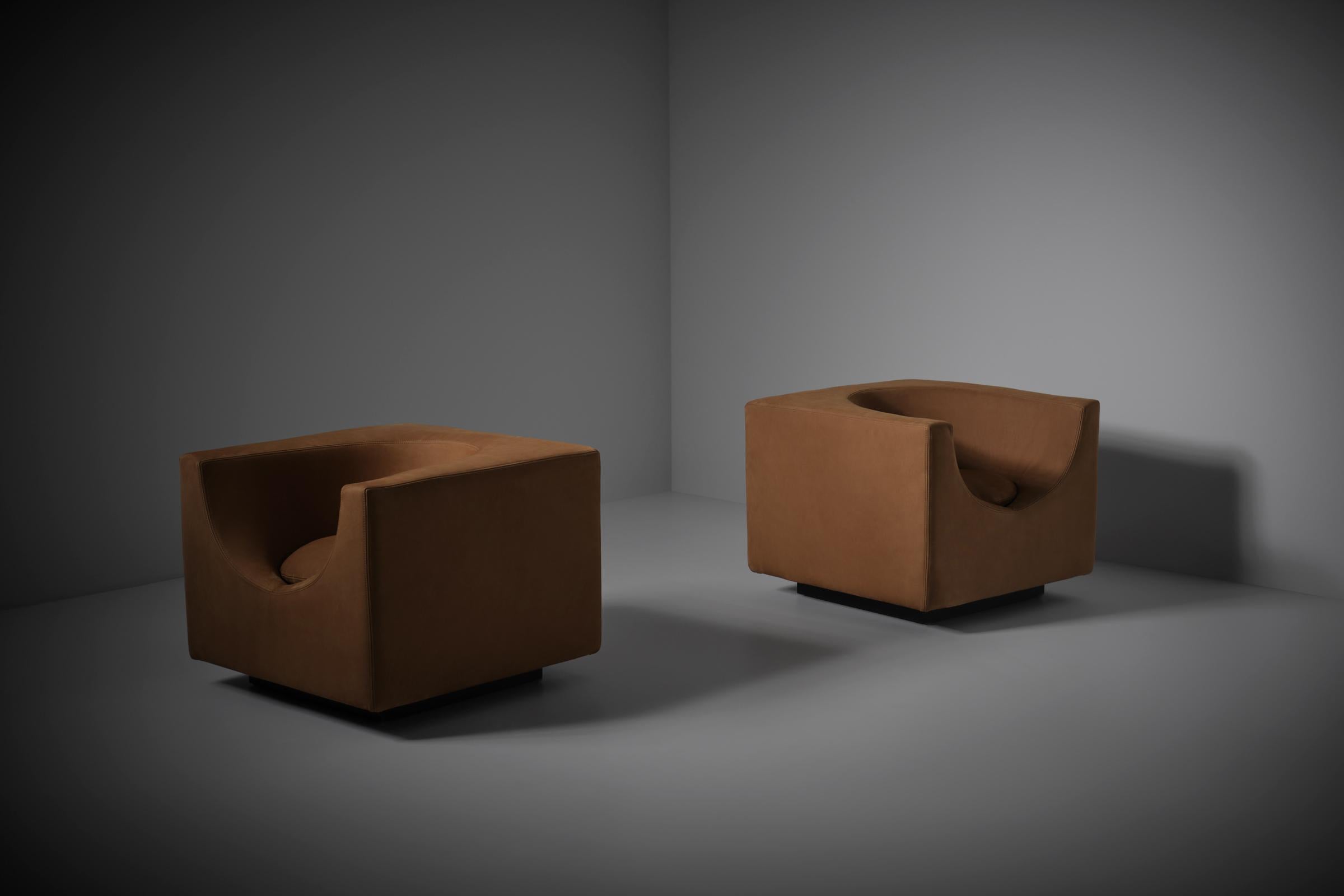 Bernard Govin pair of ‘Elliptique’ armchairs for Saporiti Italia, 1960s In Good Condition In Rotterdam, ZH