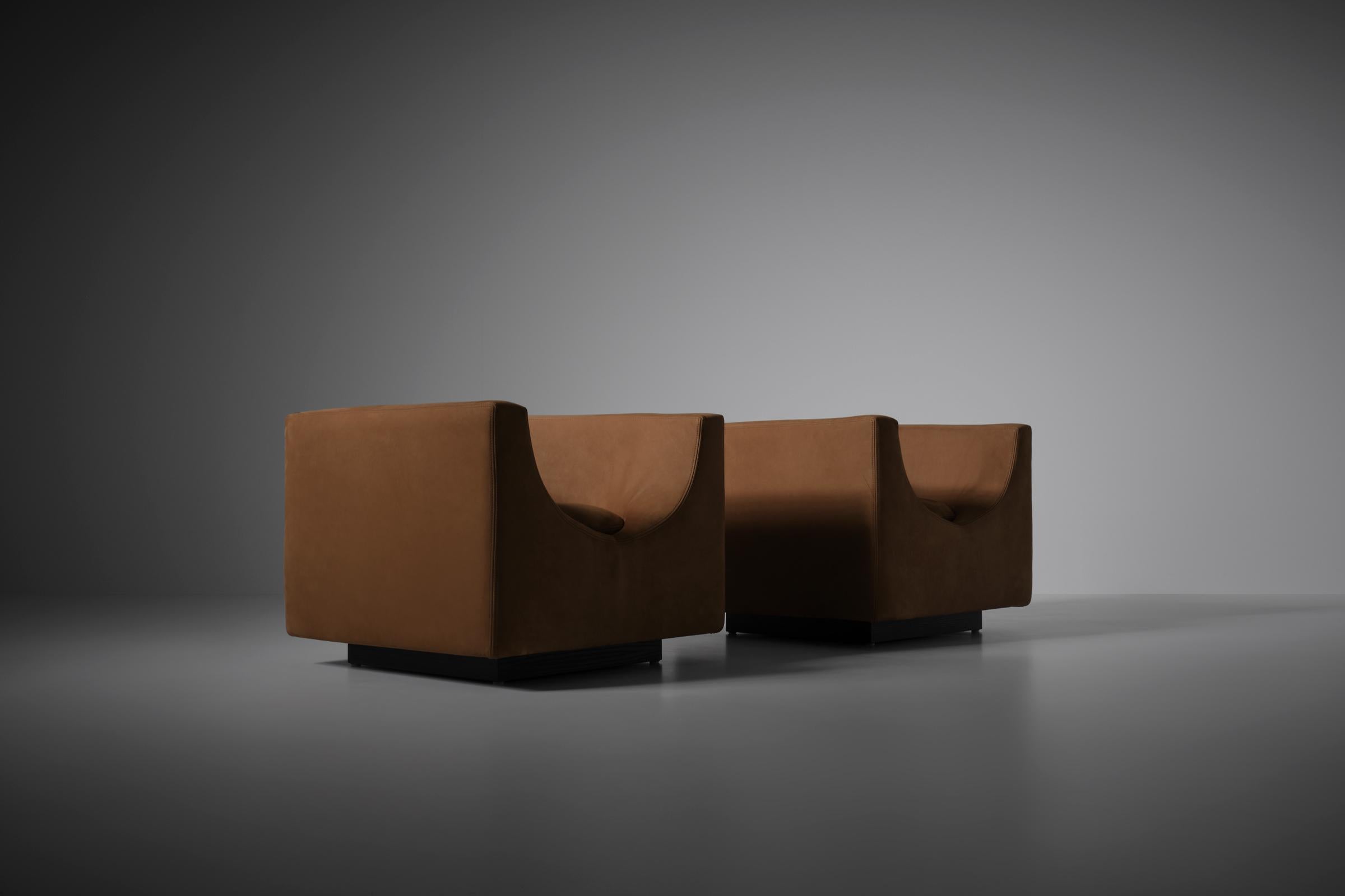 Leather Bernard Govin pair of ‘Elliptique’ armchairs for Saporiti Italia, 1960s