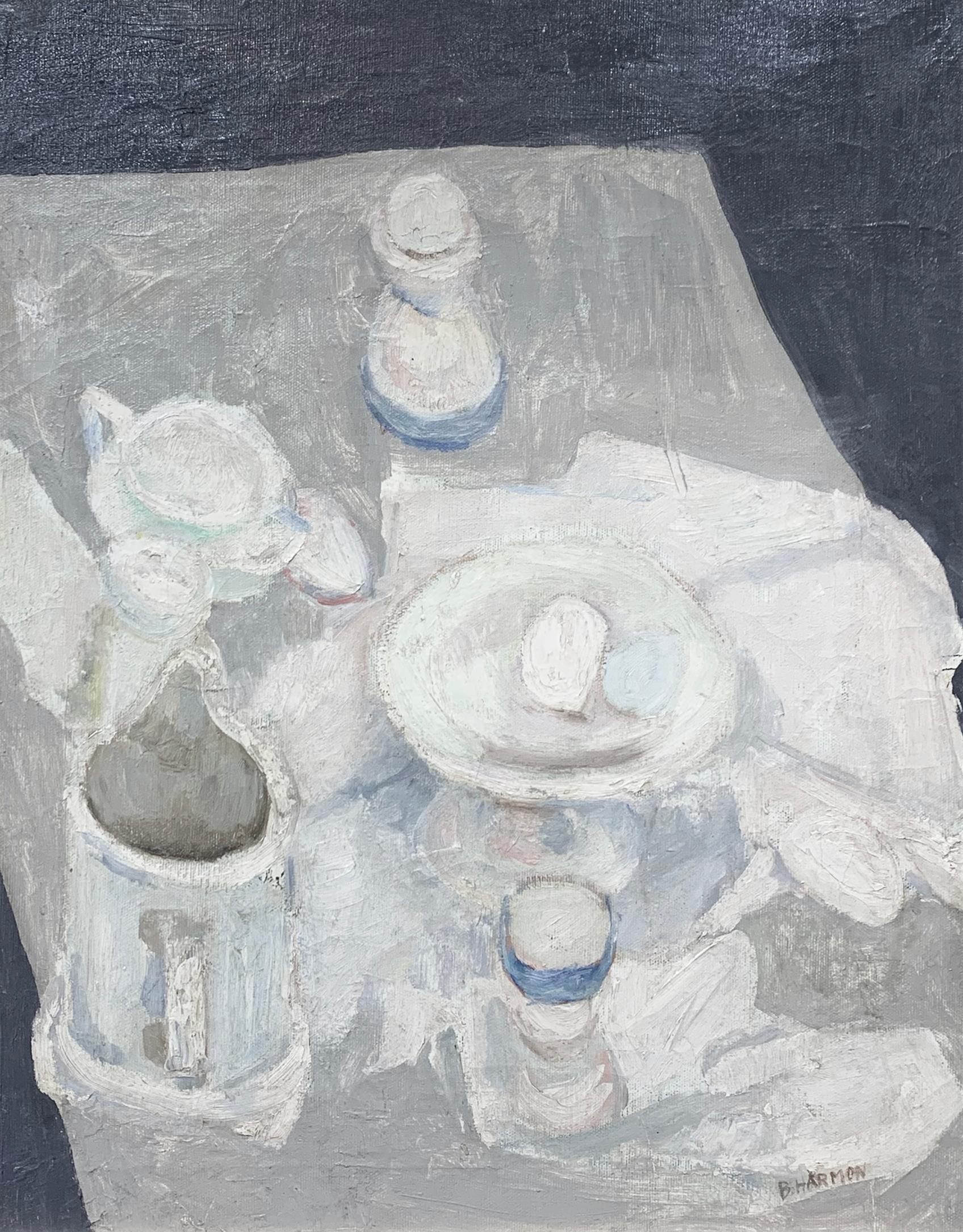 Interior Painting Bernard Harmon - Blanc sur blanc bleu, nature morte expressionniste de l'artiste de Philadelphie