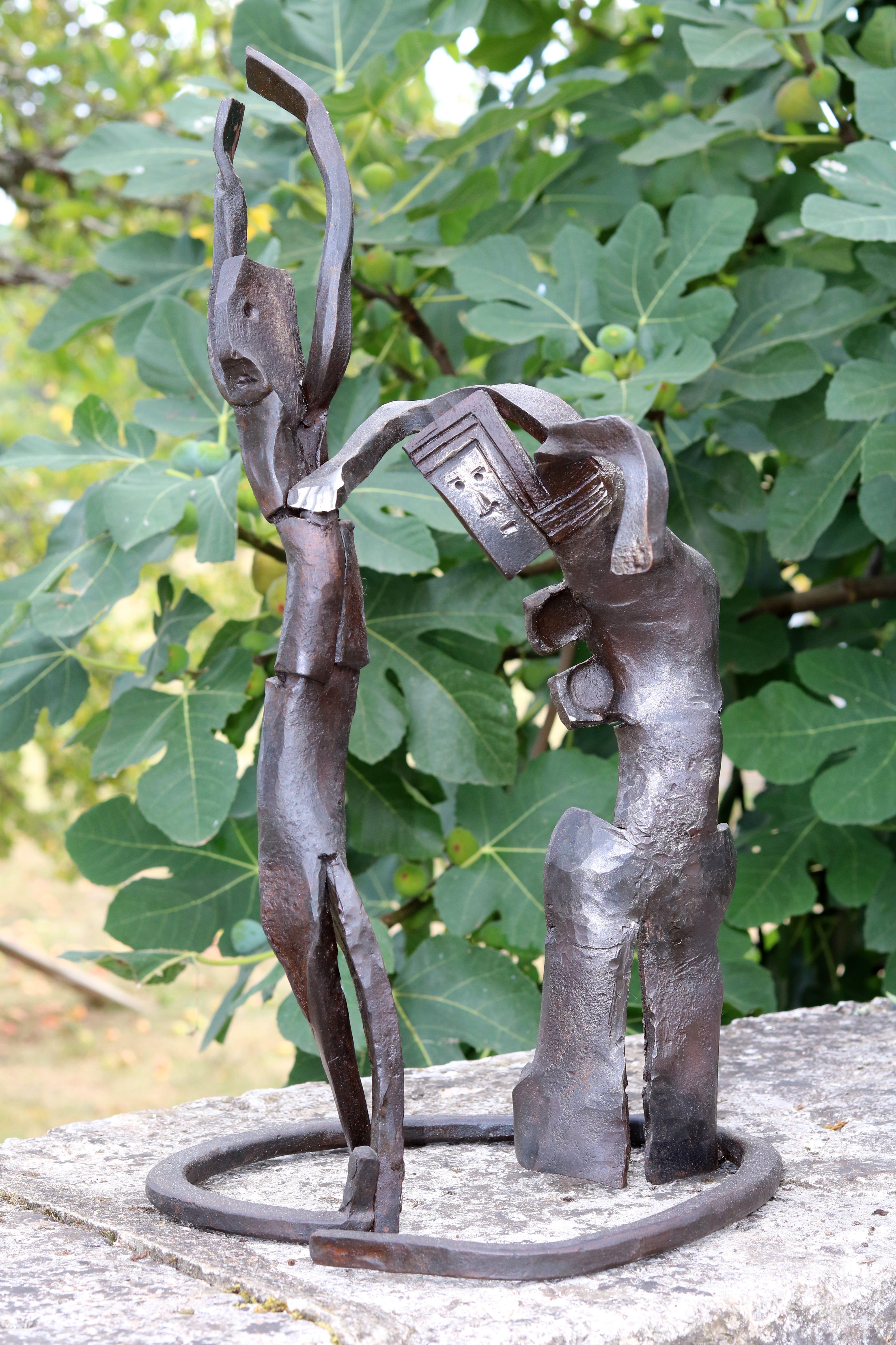 Bernard Henneuse Figurative Sculpture - corrida, unique piece in wrought iron