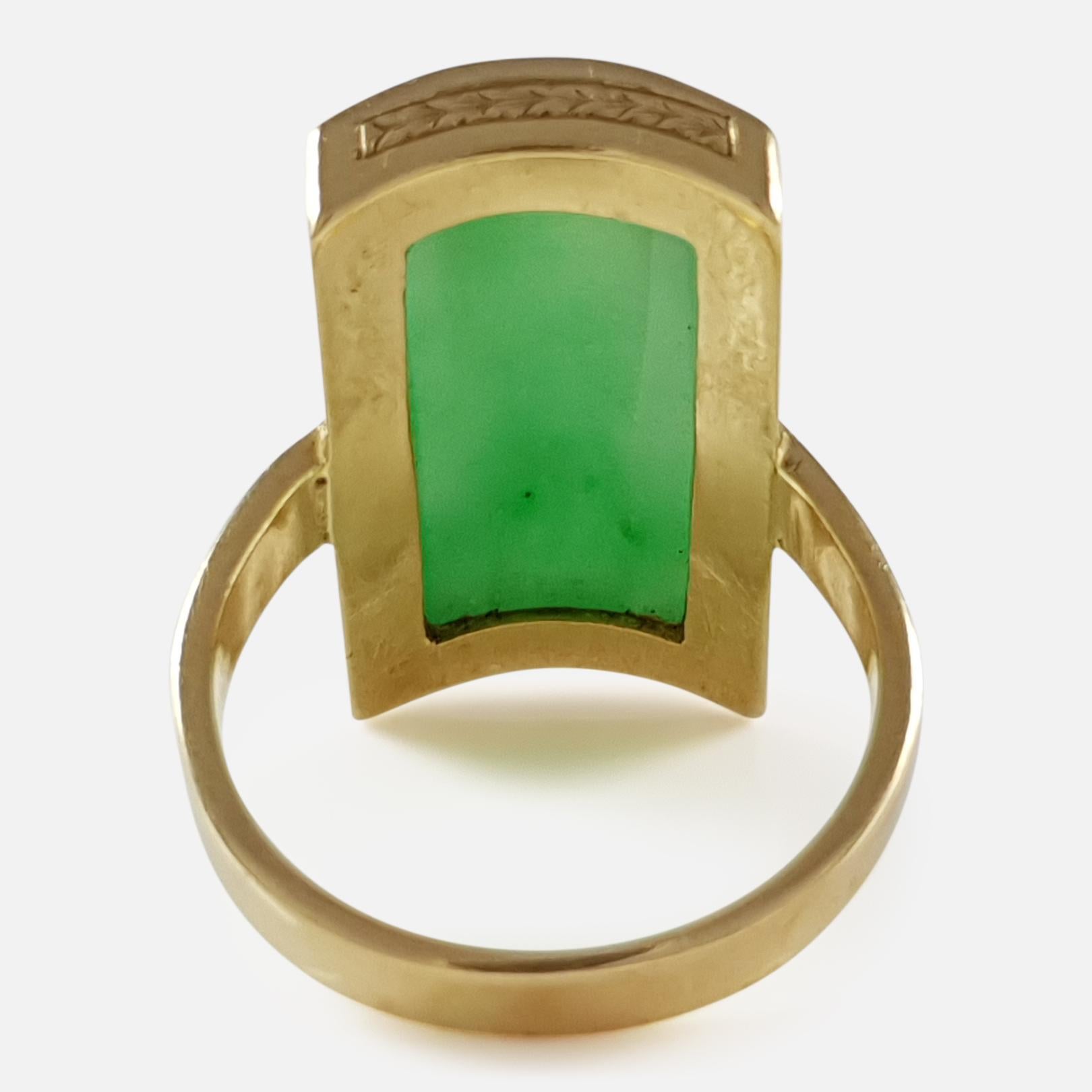 Bernard Instone 18 Karat Yellow Gold Apple Green Jade Ring In Good Condition In Glasgow, GB