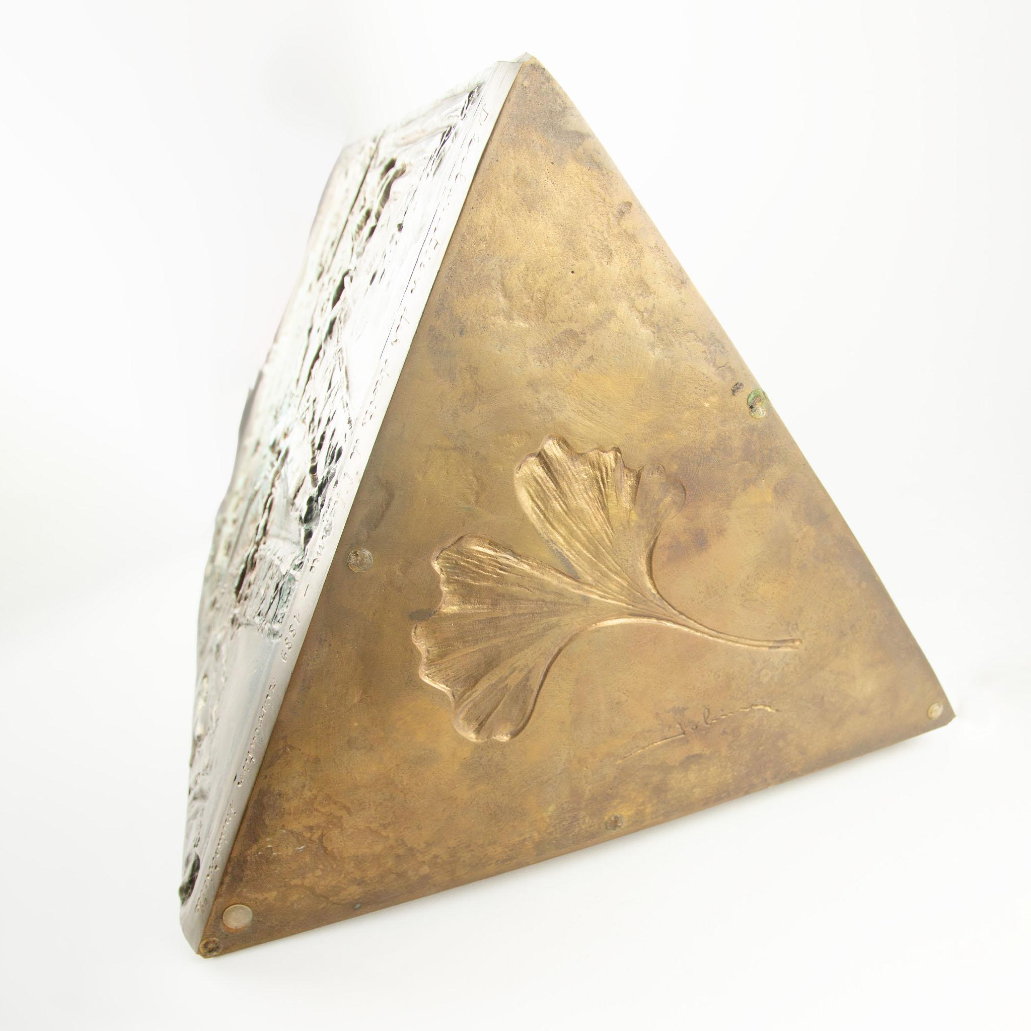 Bernard Jobin Bronze Relief Beistelltische mit Revolutionären und Ginkgo-Motiven im Angebot 11