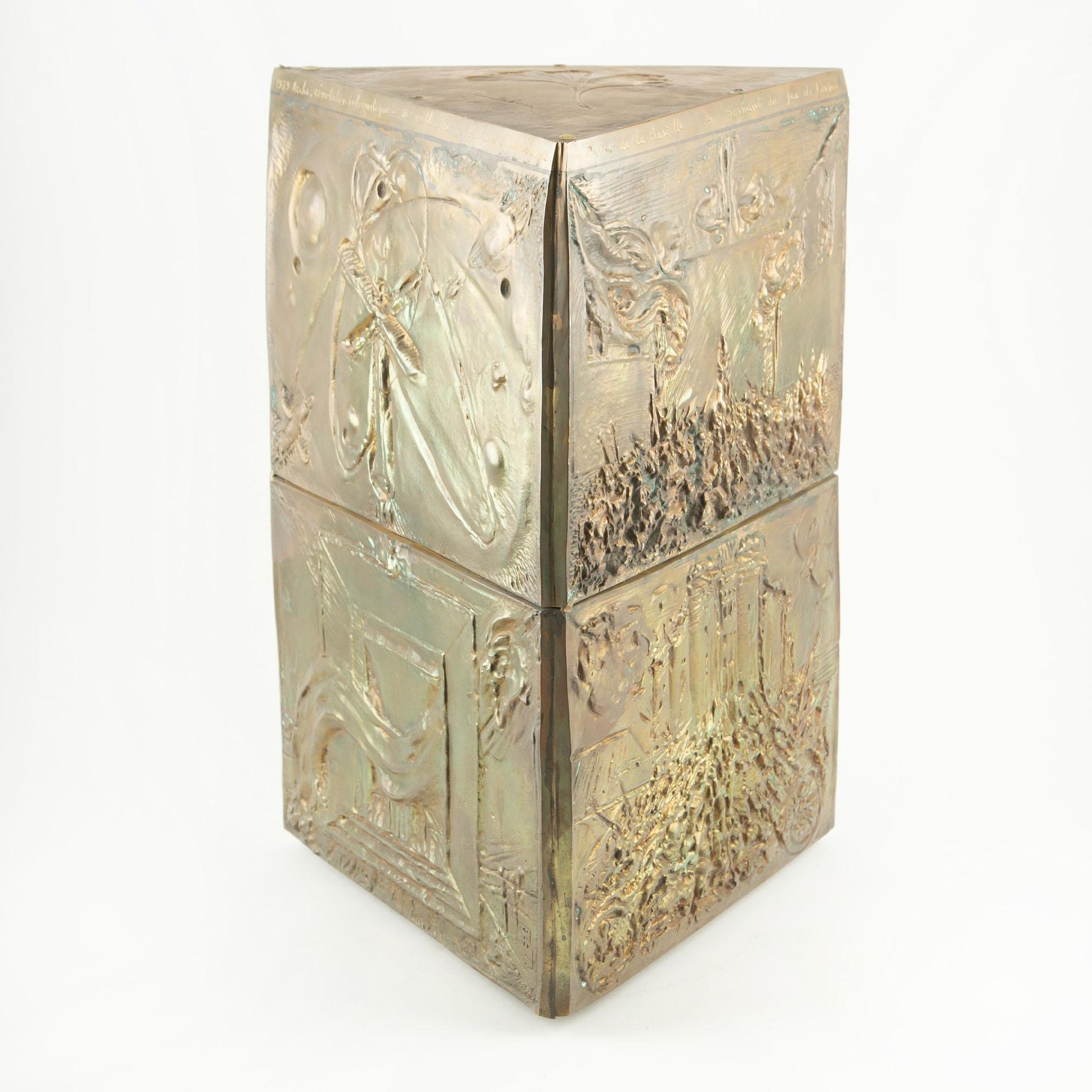 Bernard Jobin Bronze Relief Beistelltische mit Revolutionären und Ginkgo-Motiven im Zustand „Hervorragend“ im Angebot in New York, NY