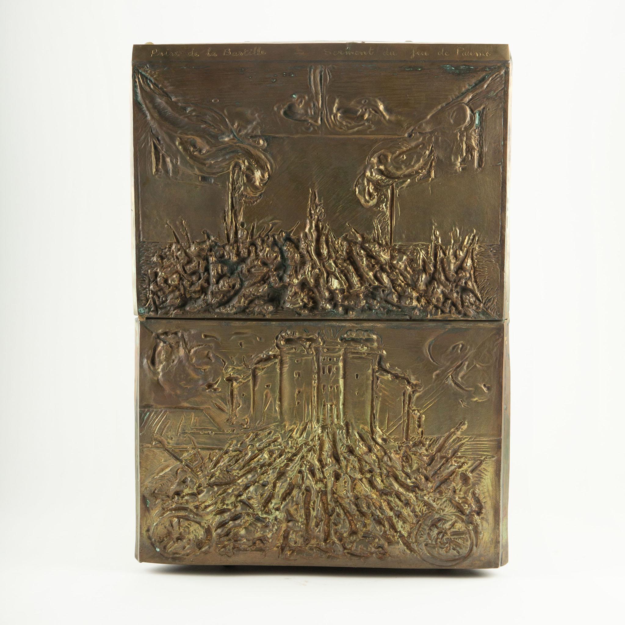 Bernard Jobin Bronze Relief Beistelltische mit Revolutionären und Ginkgo-Motiven (20. Jahrhundert) im Angebot