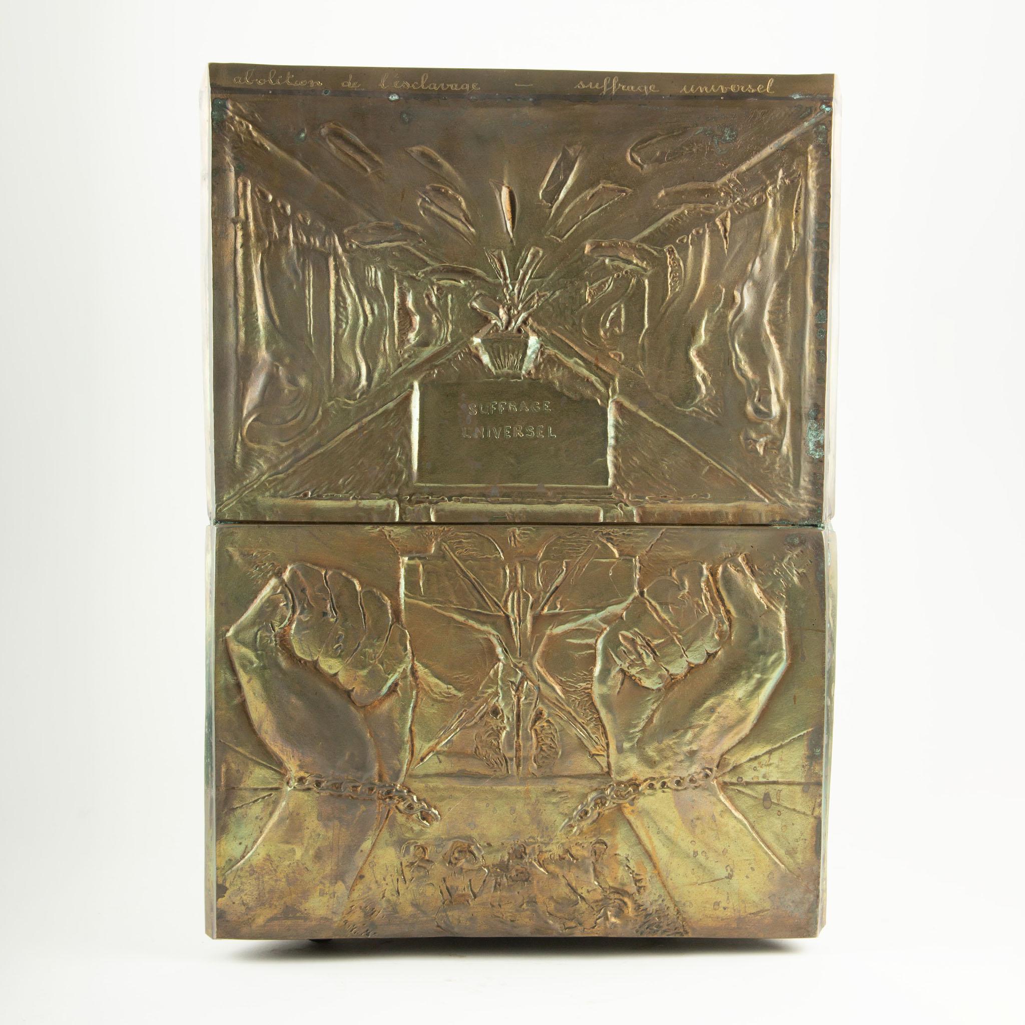 Bernard Jobin Bronze Relief Beistelltische mit Revolutionären und Ginkgo-Motiven im Angebot 4