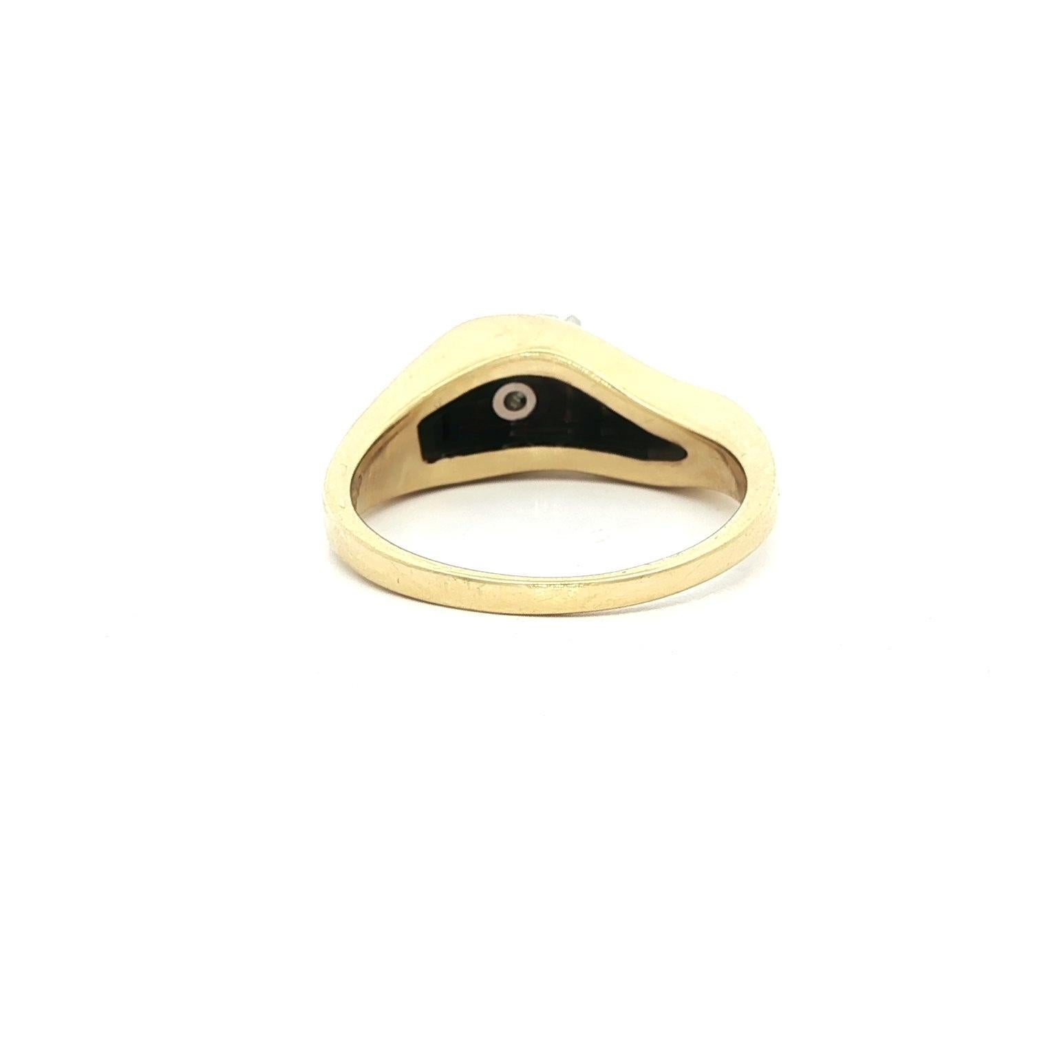 Bernard K Passman Anello di fidanzamento in oro giallo 18 carati con corallo nero e 0,38 carati di diamanti In condizioni ottime in vendita a Montclair, NJ