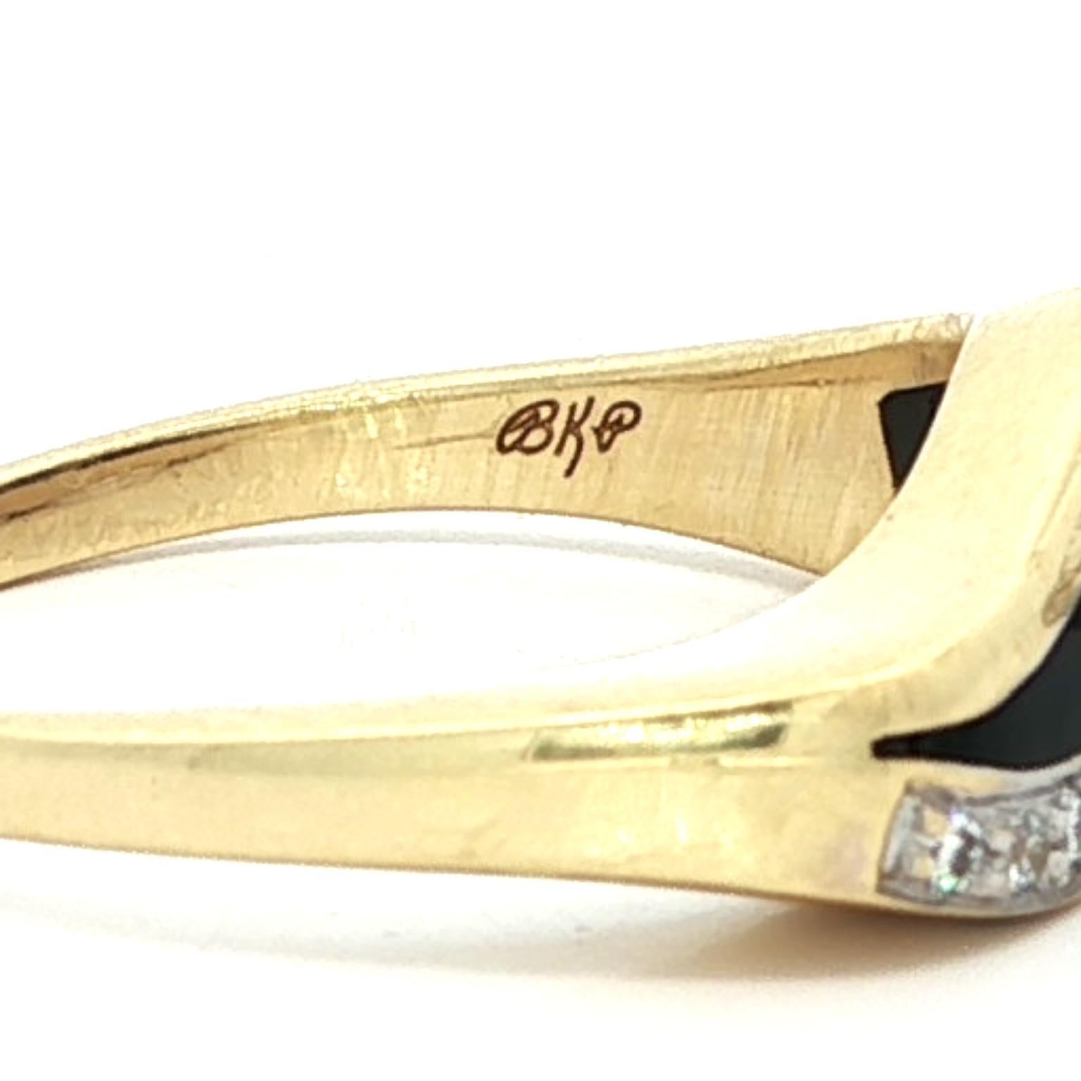 Bernard K Passman Anello di fidanzamento in oro giallo 18 carati con corallo nero e 0,38 carati di diamanti in vendita 1