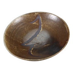 Bernard Leach attr St. Ives Pottery. Cuenco de gres reducido de inspiración japonesa.