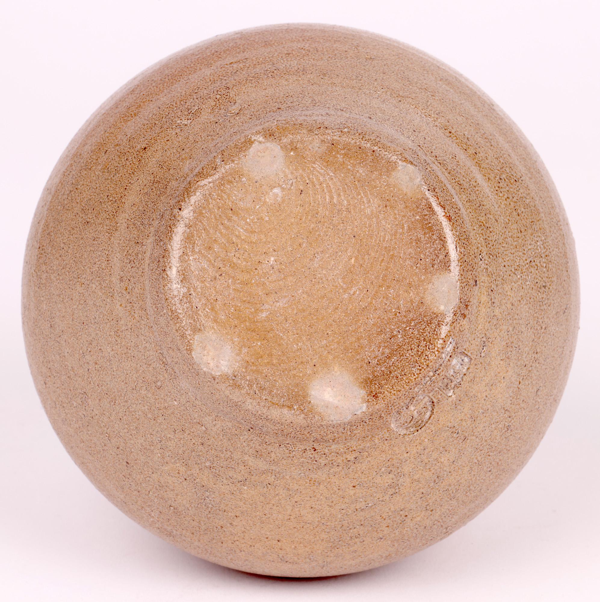 Bernard Leach Studio Pottery Vase à glaçure salée du milieu du siècle en vente 5