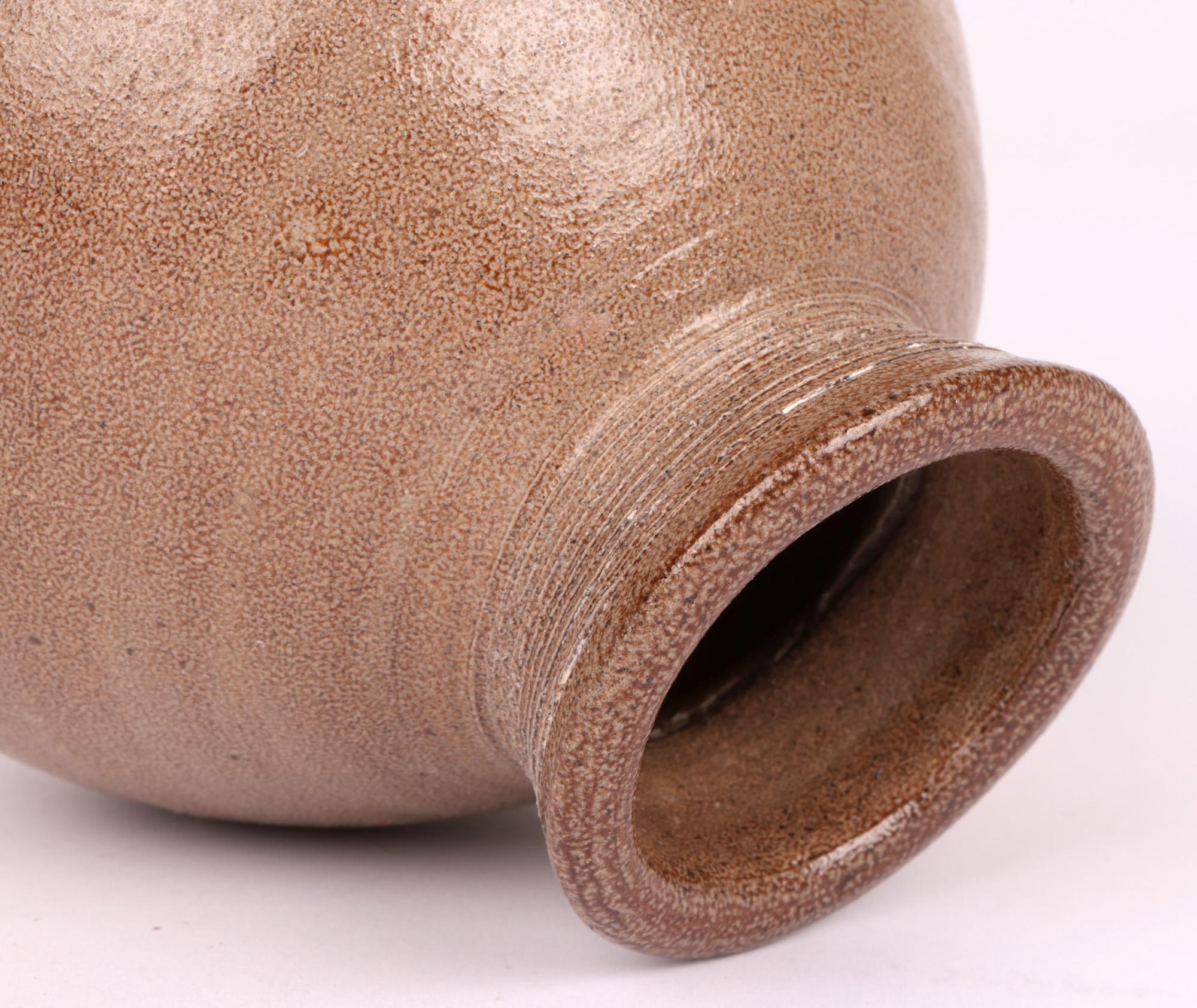Grès Bernard Leach Studio Pottery Vase à glaçure salée du milieu du siècle en vente