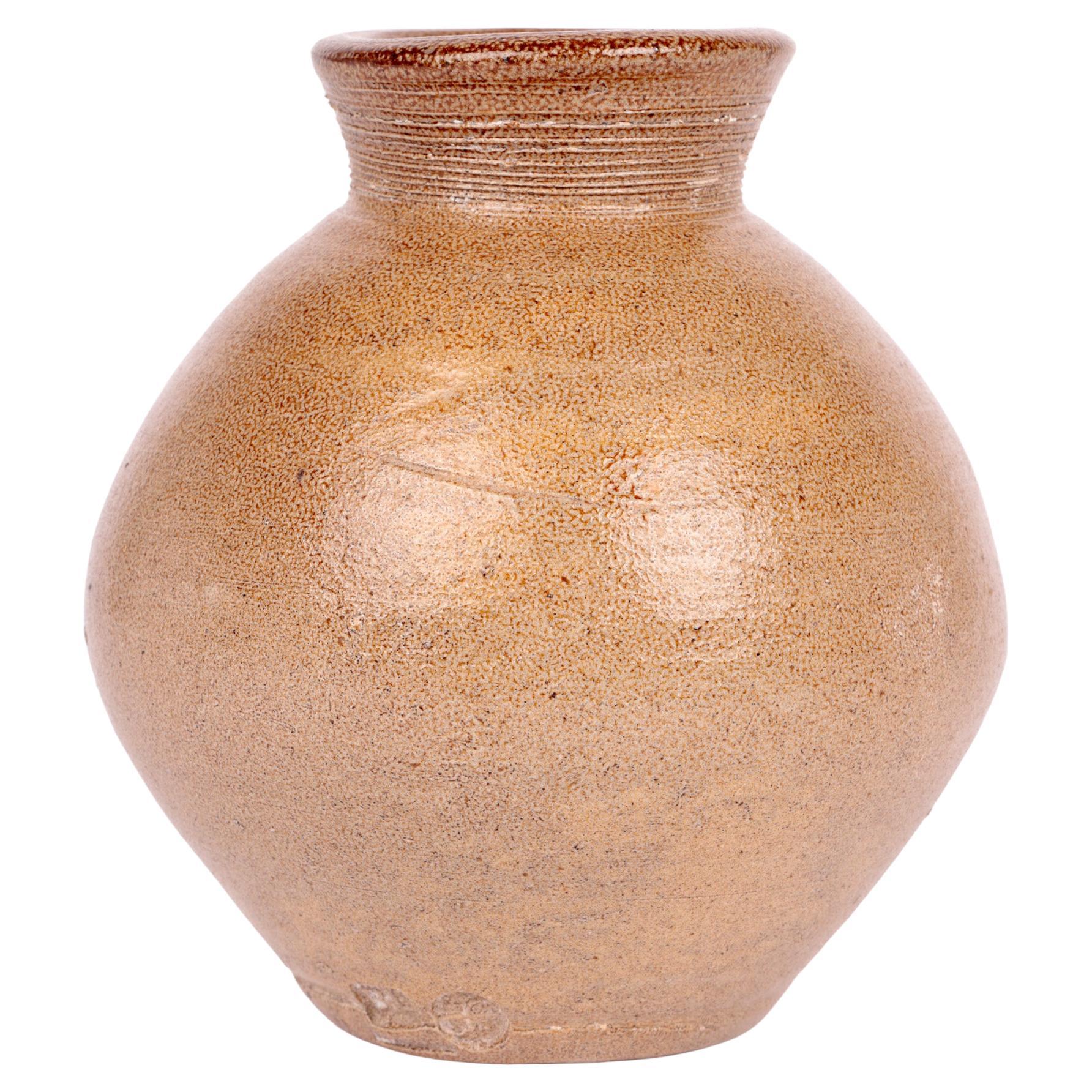 Bernard Leach Studio Pottery Vase à glaçure salée du milieu du siècle