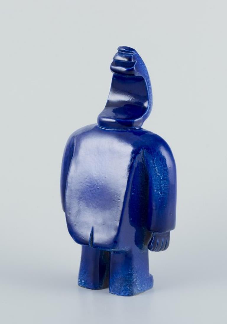 Bernard Lombot, ceramista francés. Escultura única de cerámica, hombre azul de pie. Moderno en venta