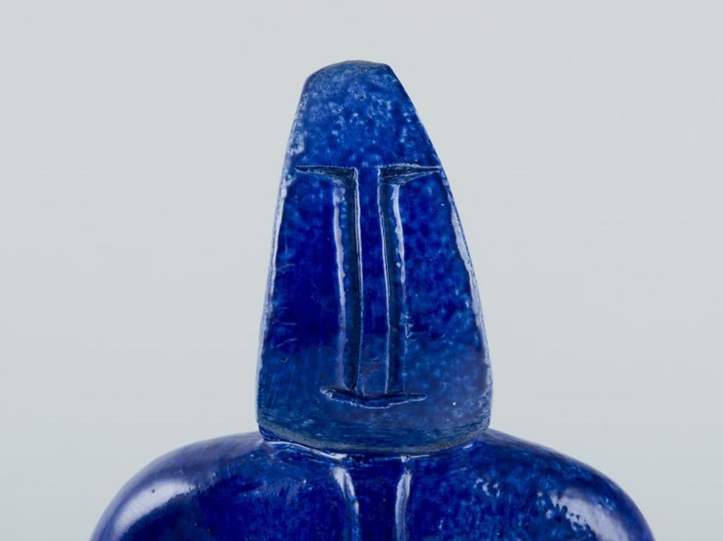 Bernard Lombot, ceramista francés. Escultura única de cerámica, hombre azul de pie. Francés en venta
