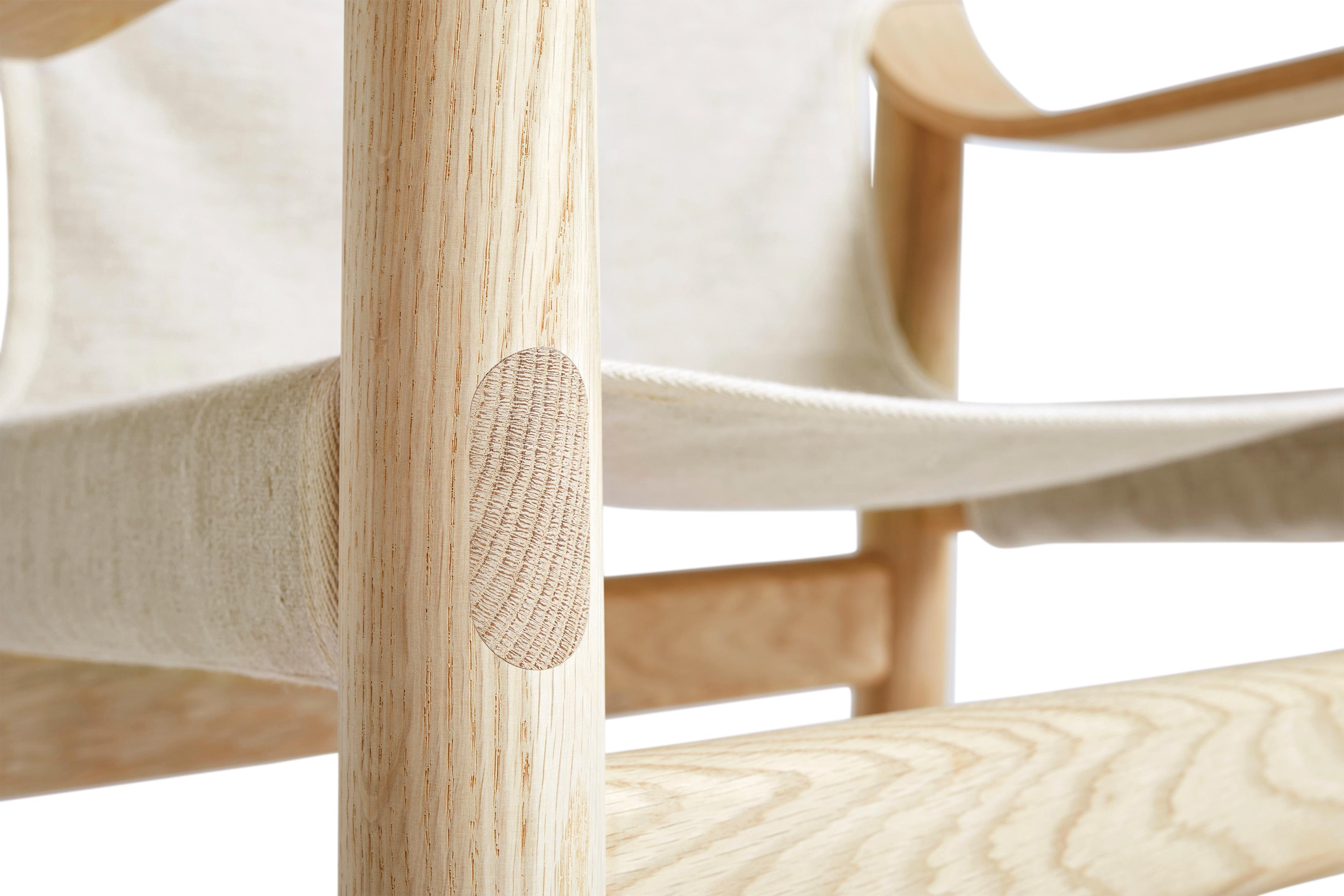 Laccato Bernard Lounge Chair - WB Lacquer Solid Oak/ Raw Canvas di Shane Schneck per HAY in vendita