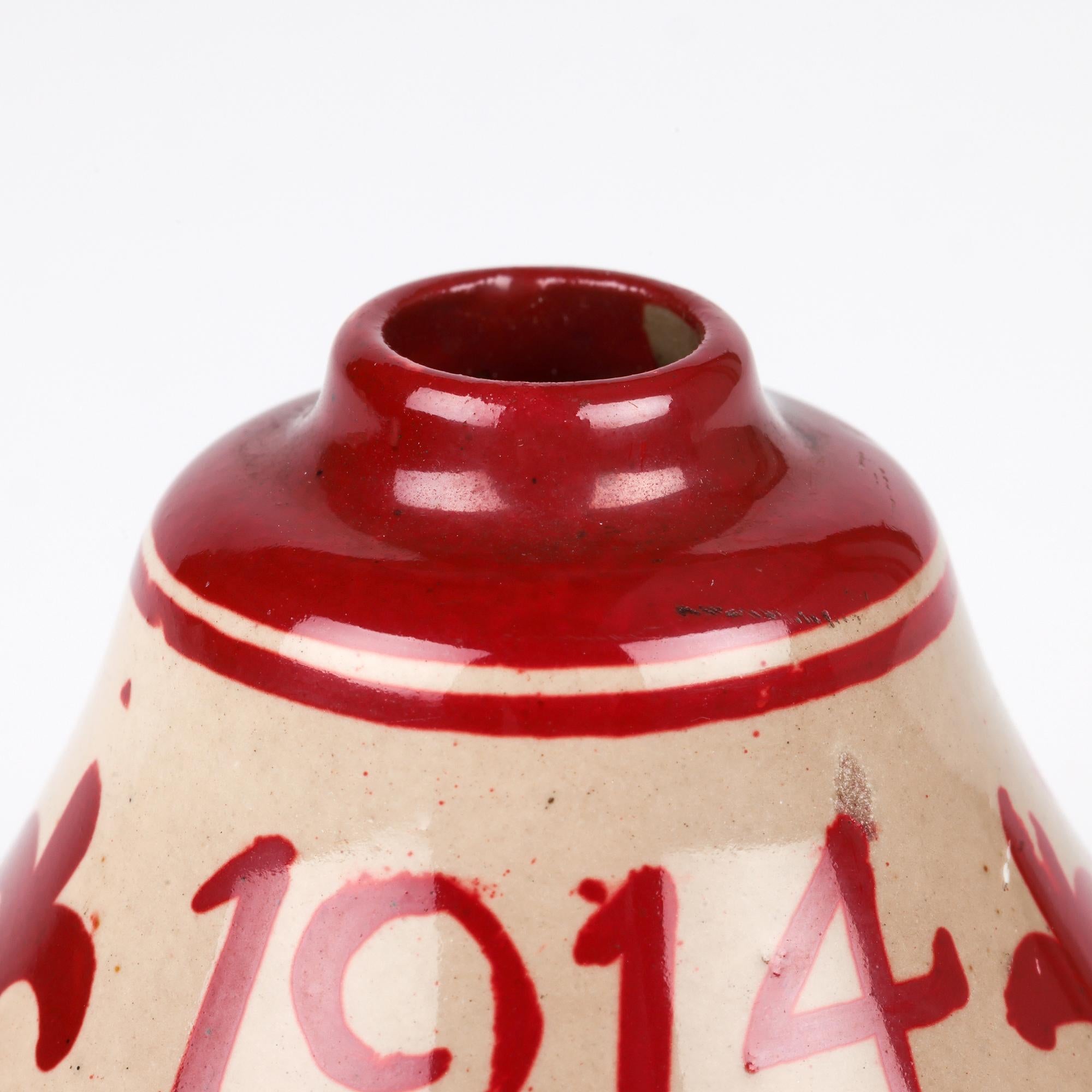 Bernard Moore Raro vaso commemorativo del Generale Joffre a lustro rosso in vendita 7