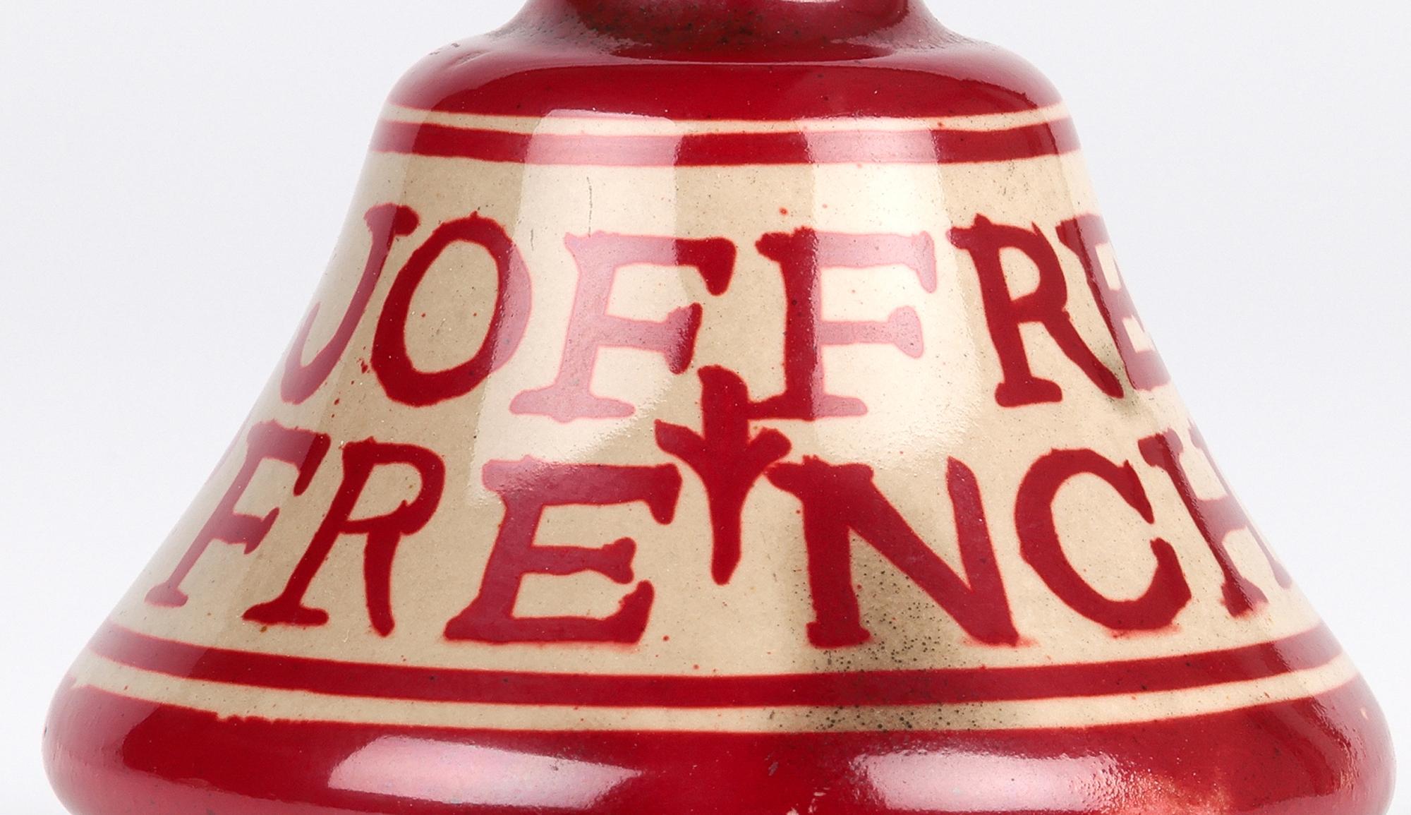 Bernard Moore Raro vaso commemorativo del Generale Joffre a lustro rosso in vendita 8
