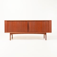 Bernard Pedersen & Son Tambour-Tür-Credenza aus Teakholz