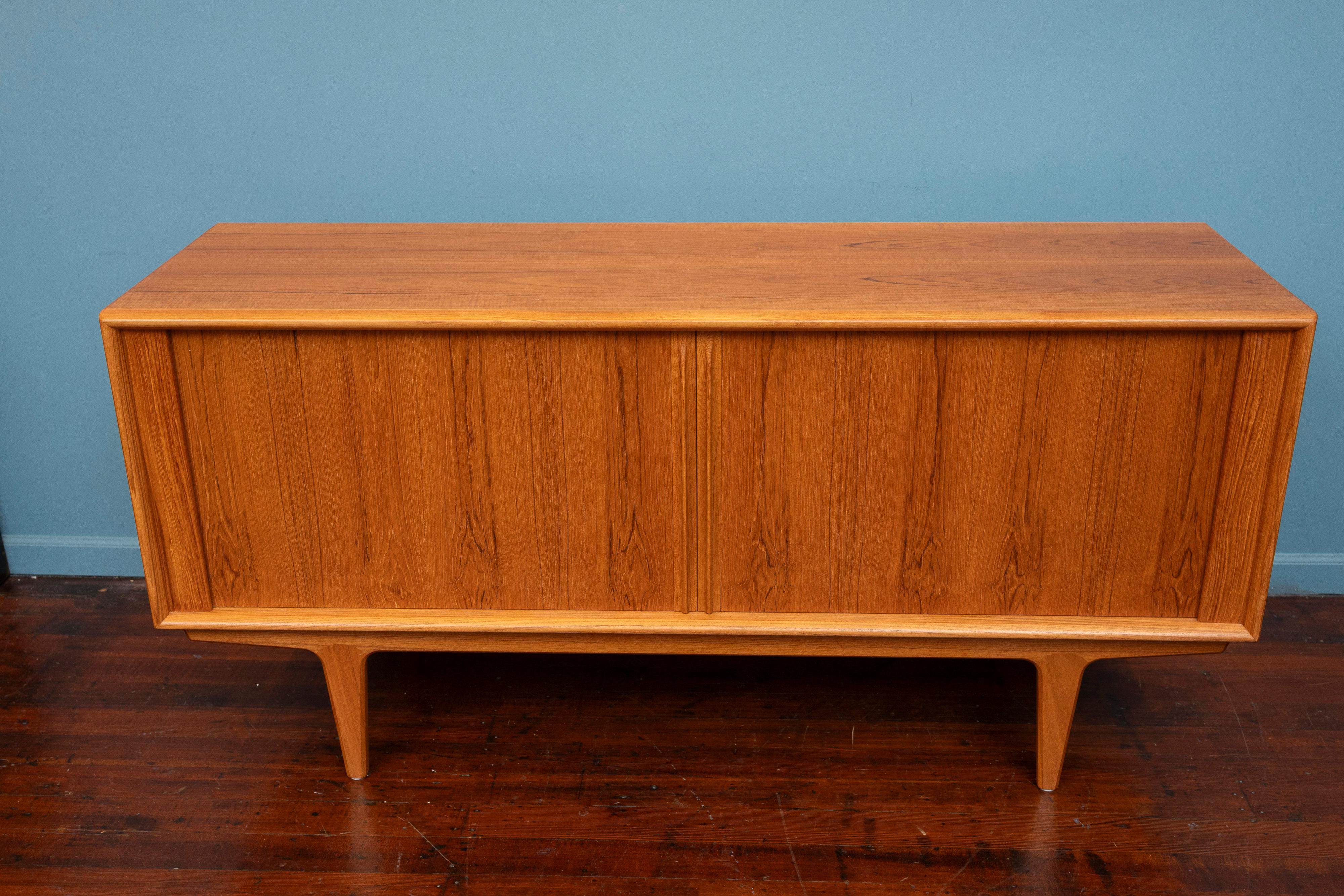 Credenza de teca Bernard Pedersen & Son Danés en venta