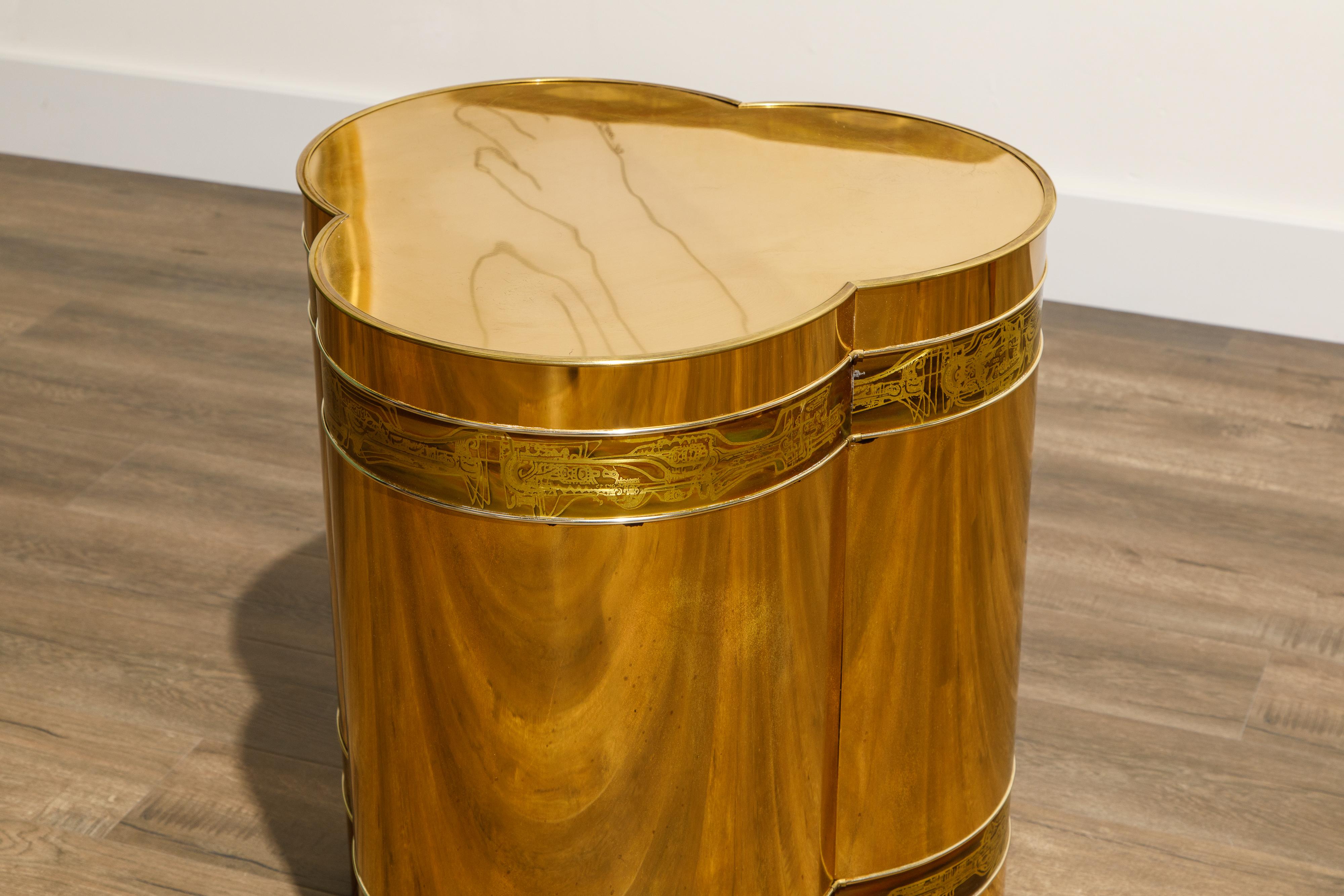 Bernard Rohne per Mastercraft Tavolo da lampada o tavolino in ottone acidato, anni '70 in vendita 3