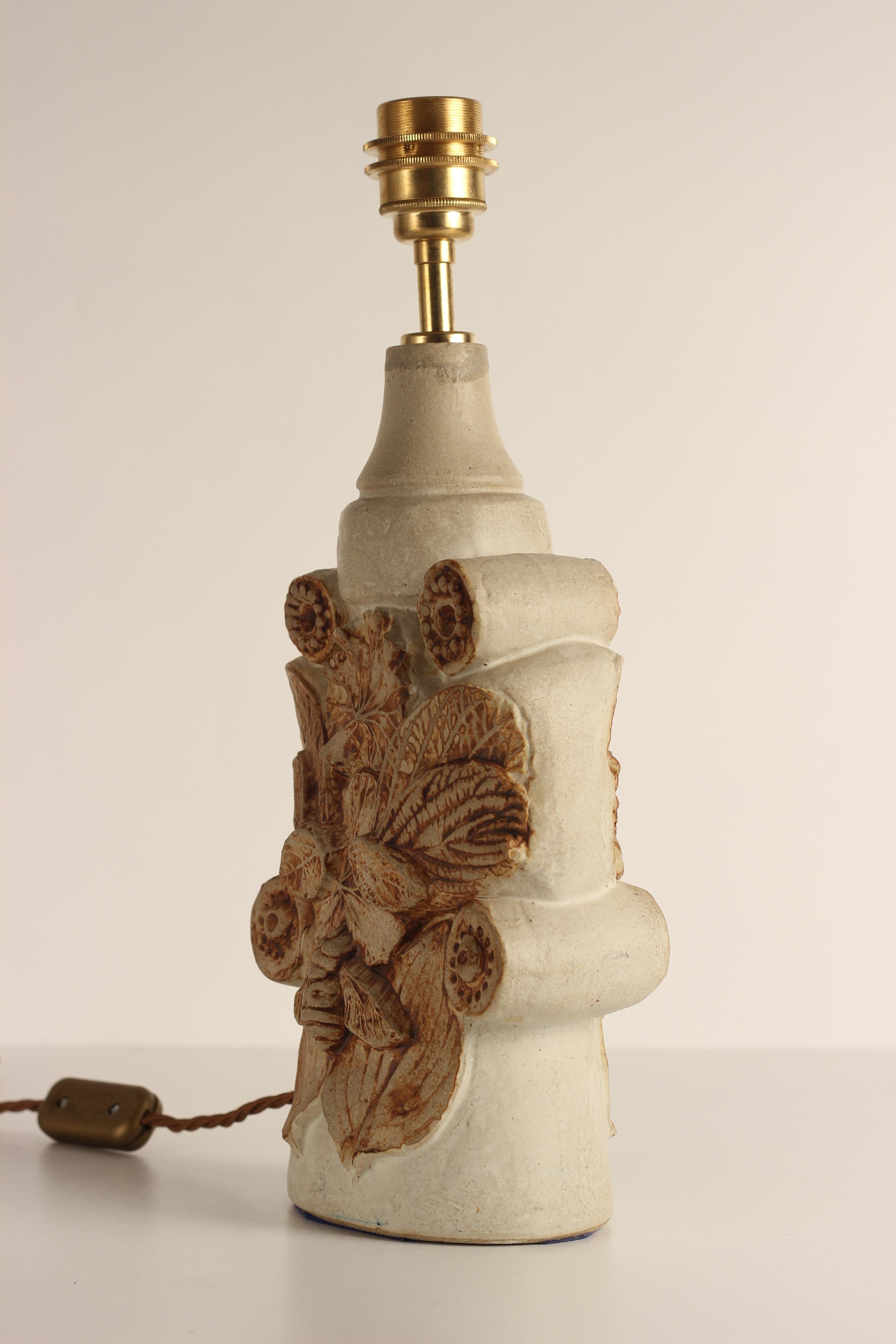 Bernard Rooke Brutalist Honey Bee and Leaf Pattern Table Light 5