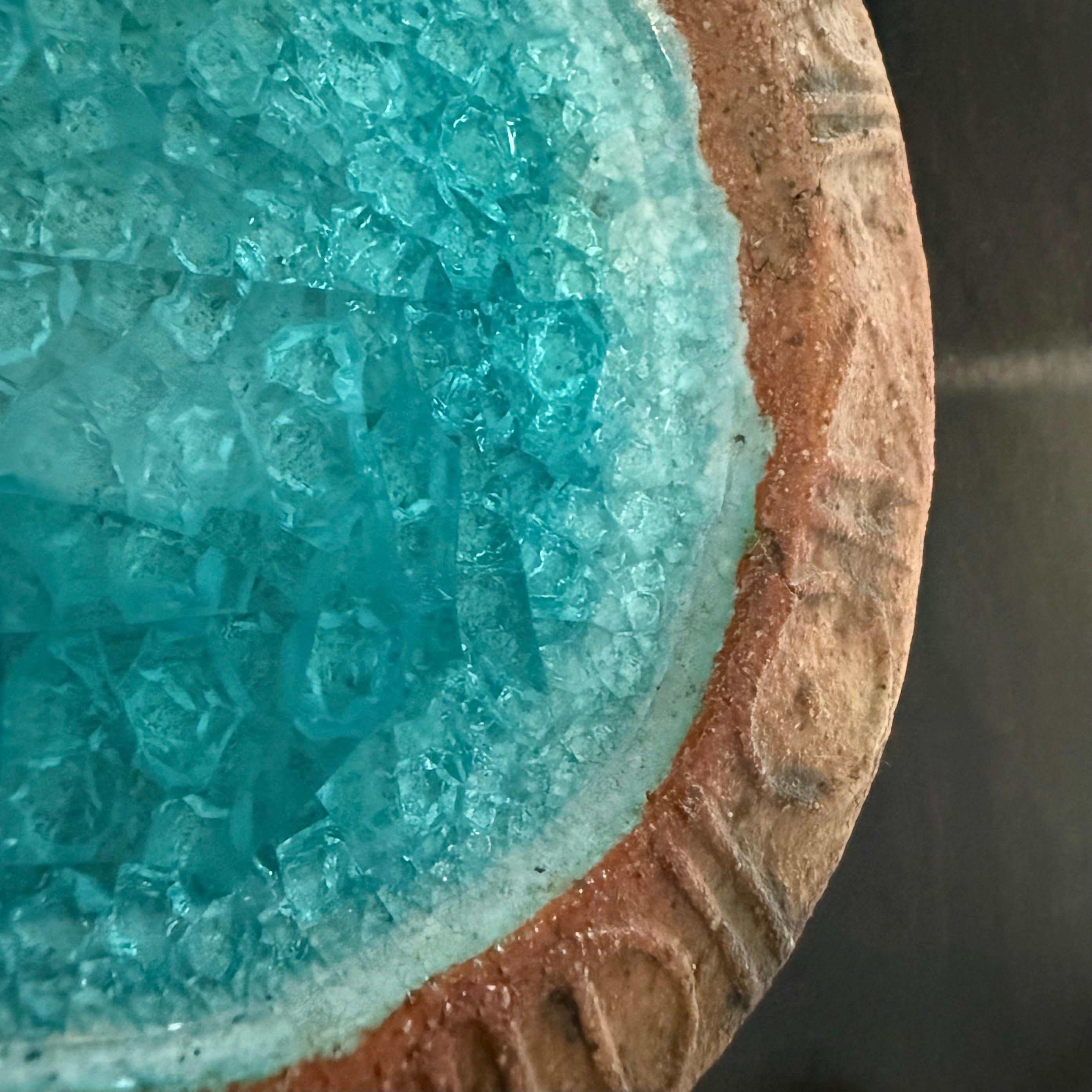 Vide-Poche o Plato Decorativo de Cerámica Bernard Rooke con Base de Cristal Azul Hecho a mano en venta