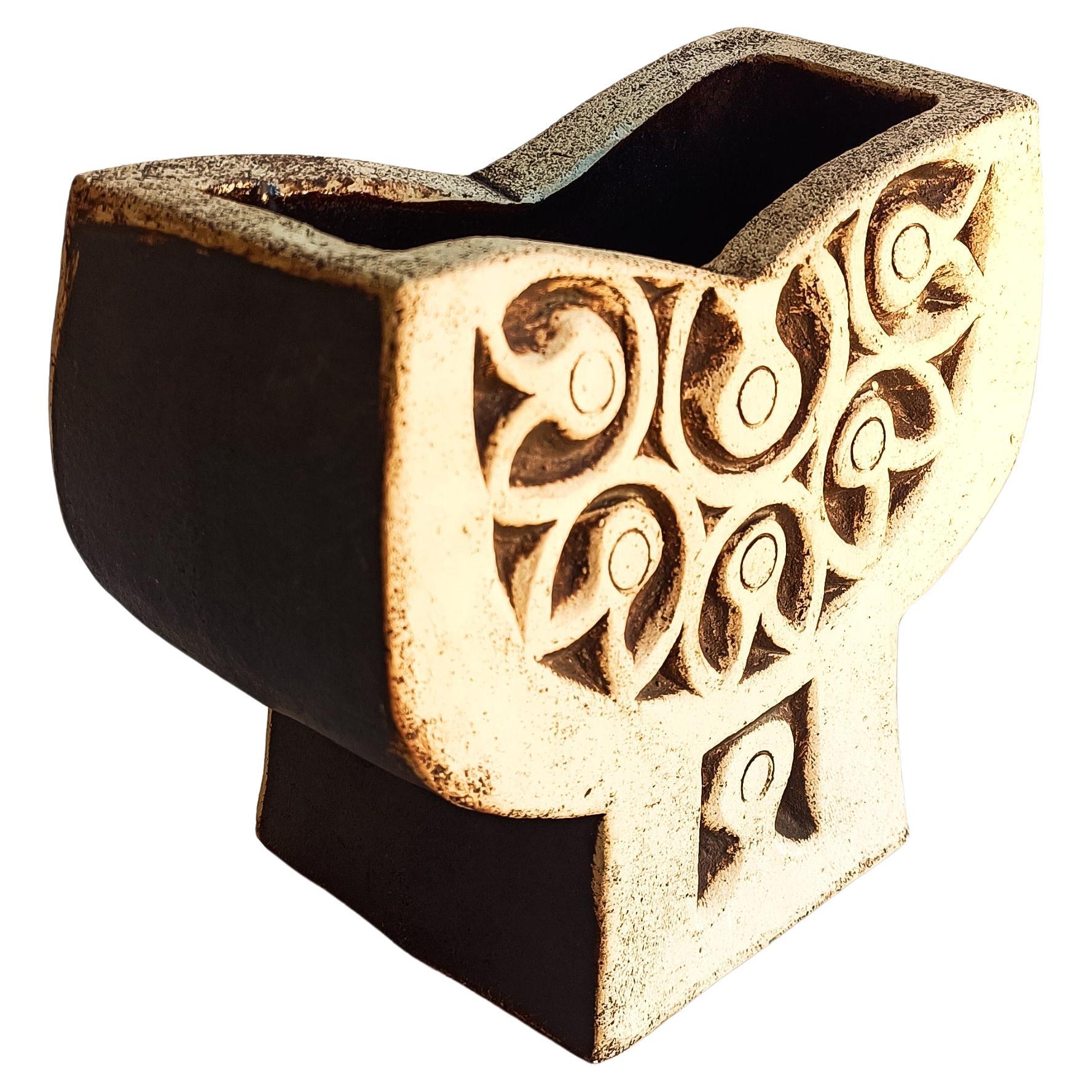 20th Century Bernard Rooke Studio Pottery Brutalist Hand-Carved Sculptural Jardinere, 1960s