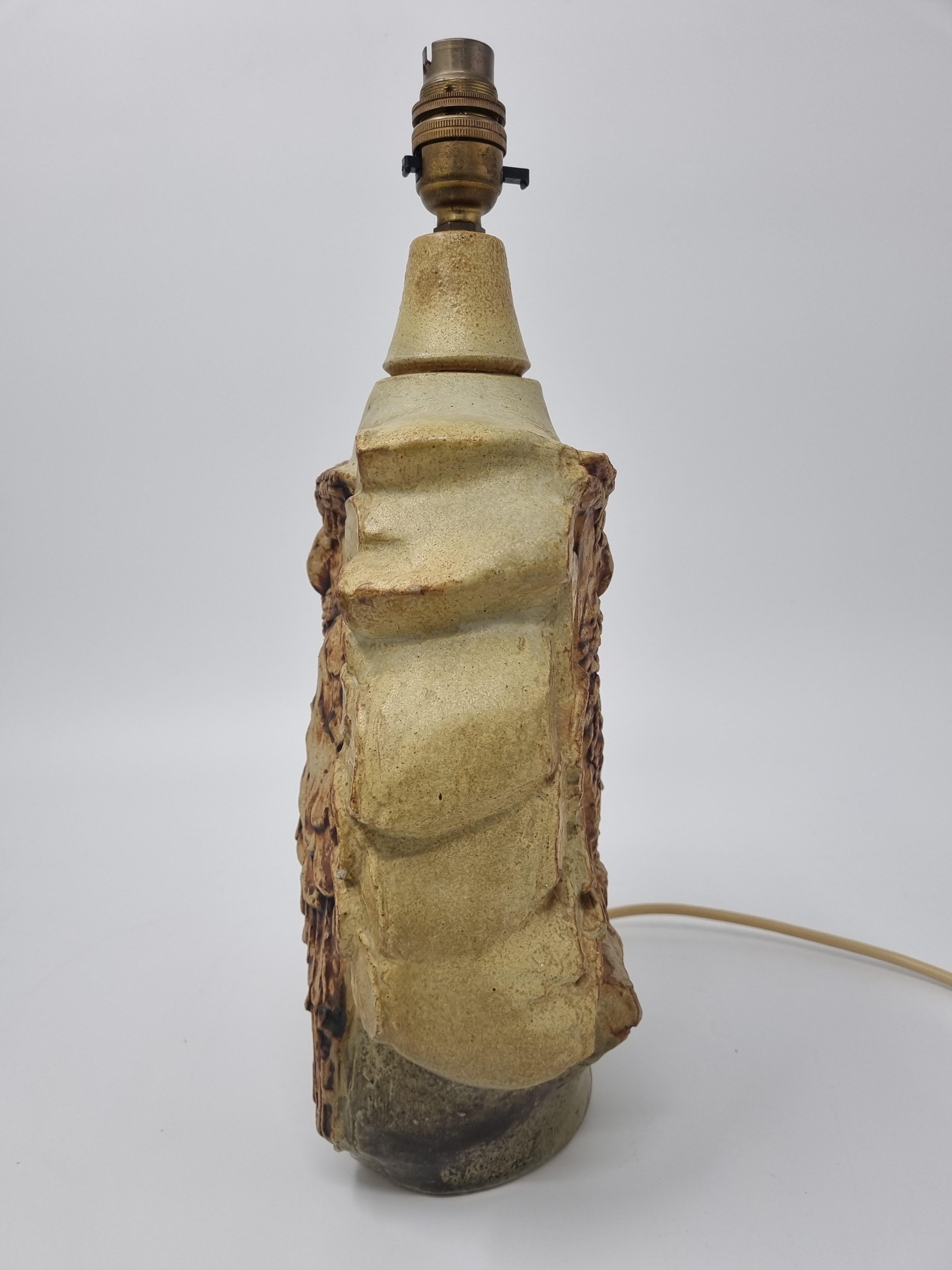 Britannique Bernard Rooke Studio Pottery Lamp C. 1970s en vente