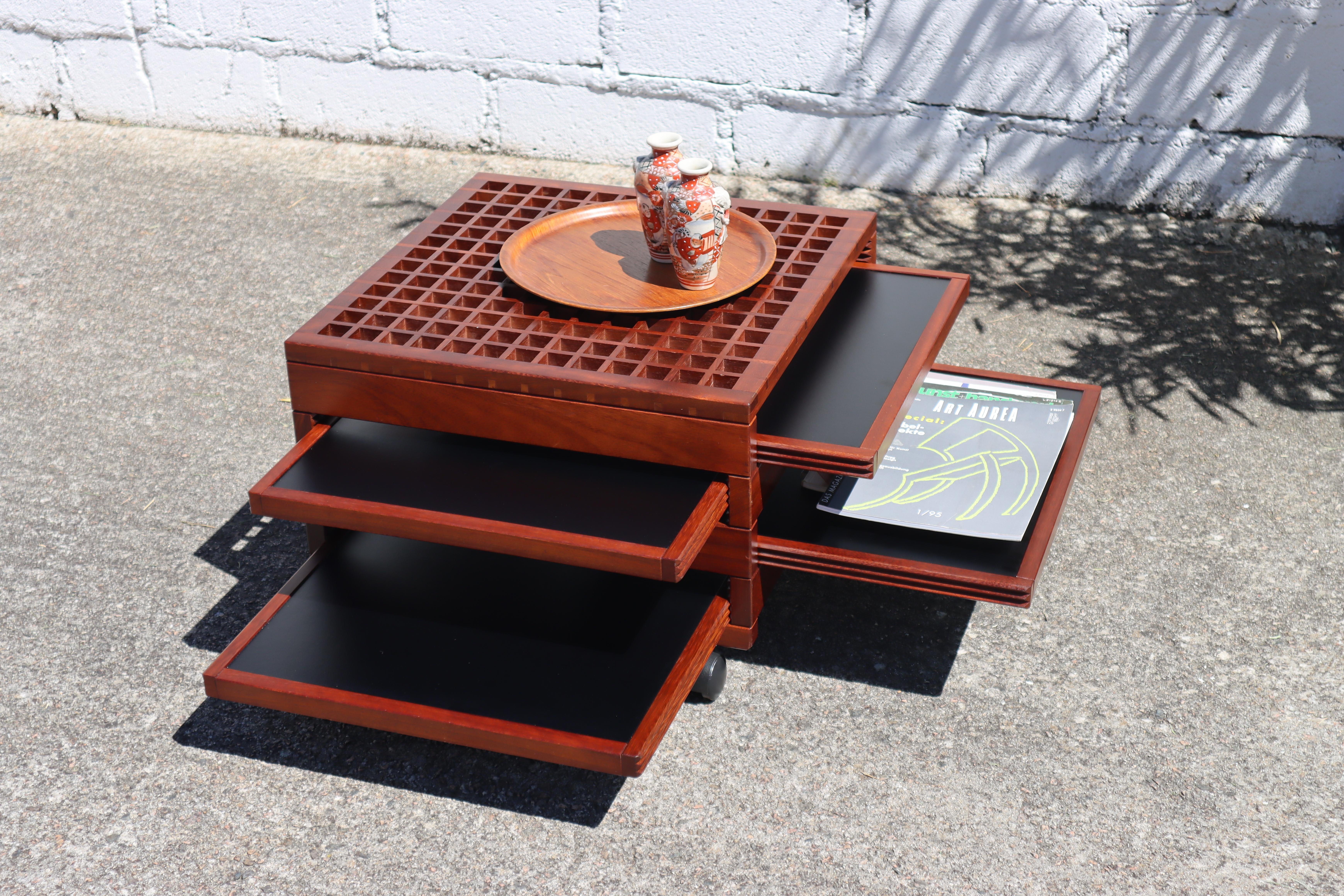 Bernard Vuarnesson Coffee Table-Tetra-4 Shelves-Cocktail Table-Lounge Table-80s In Good Condition In Bussiere Dunoise, Nouvel Aquitaine