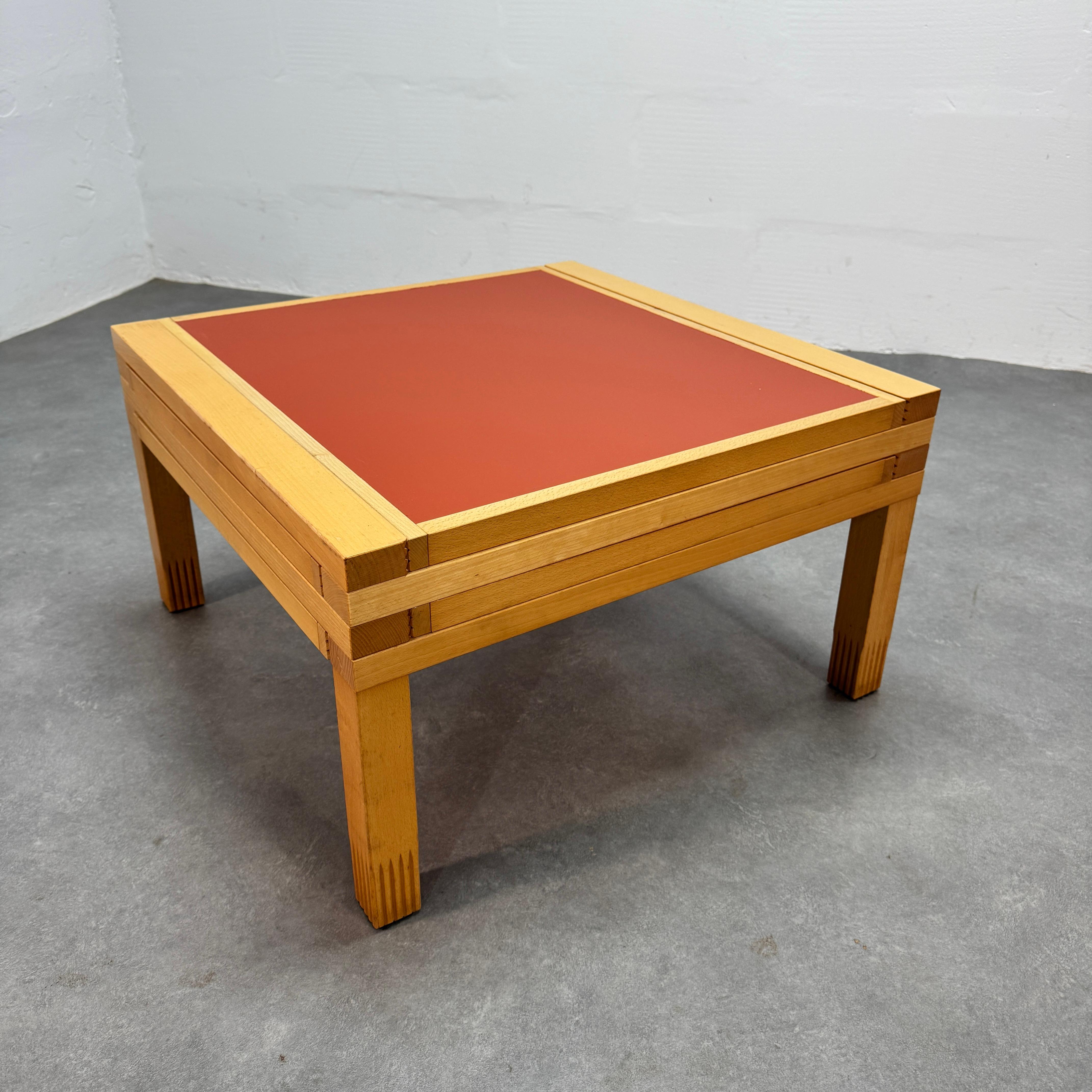 Post-Modern Bernard Vuarnesson early PAR4 coffeetable for Bellato Italy, 1970's.
