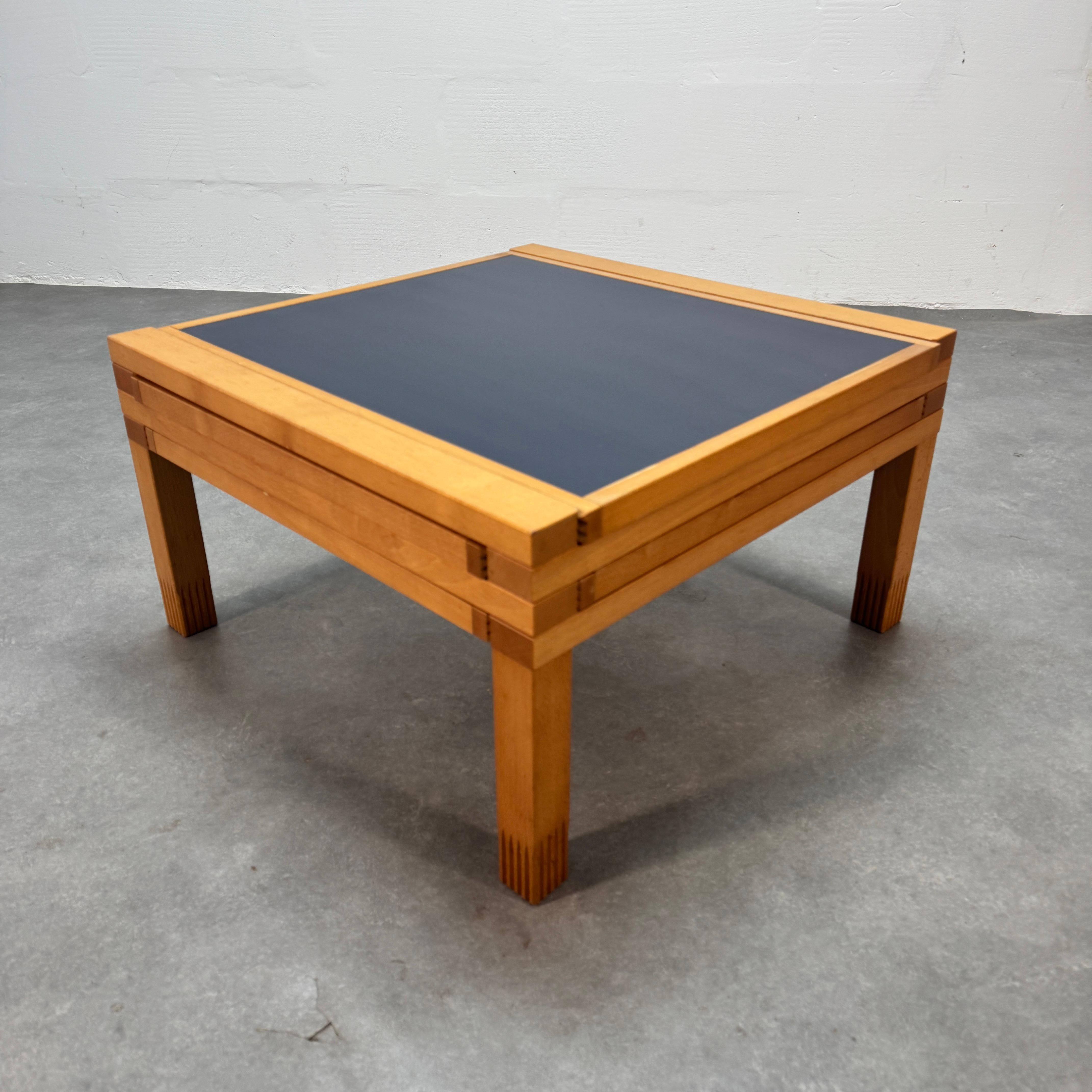 Post-Modern Bernard Vuarnesson early PAR4 coffeetable for Bellato Italy, 1970's.