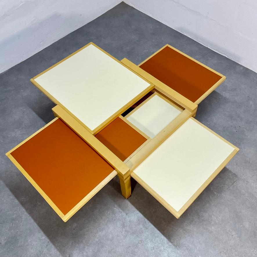 Bernard Vuarnesson early PAR4 coffeetable for Bellato Italy, 1970's. 2