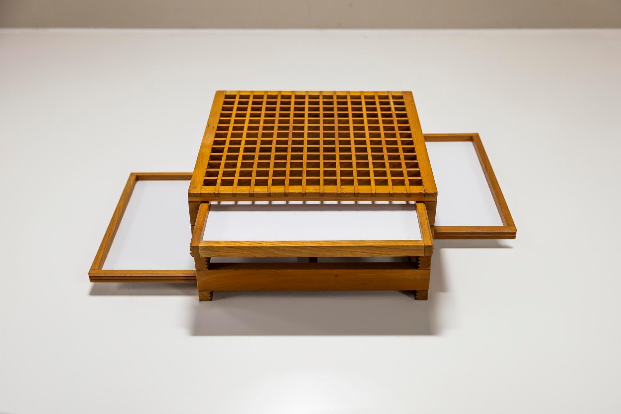 Bernard Vuarnesson “Tetra” Coffee Table For Bellato, Italy 1970's In Good Condition For Sale In Hellouw, NL