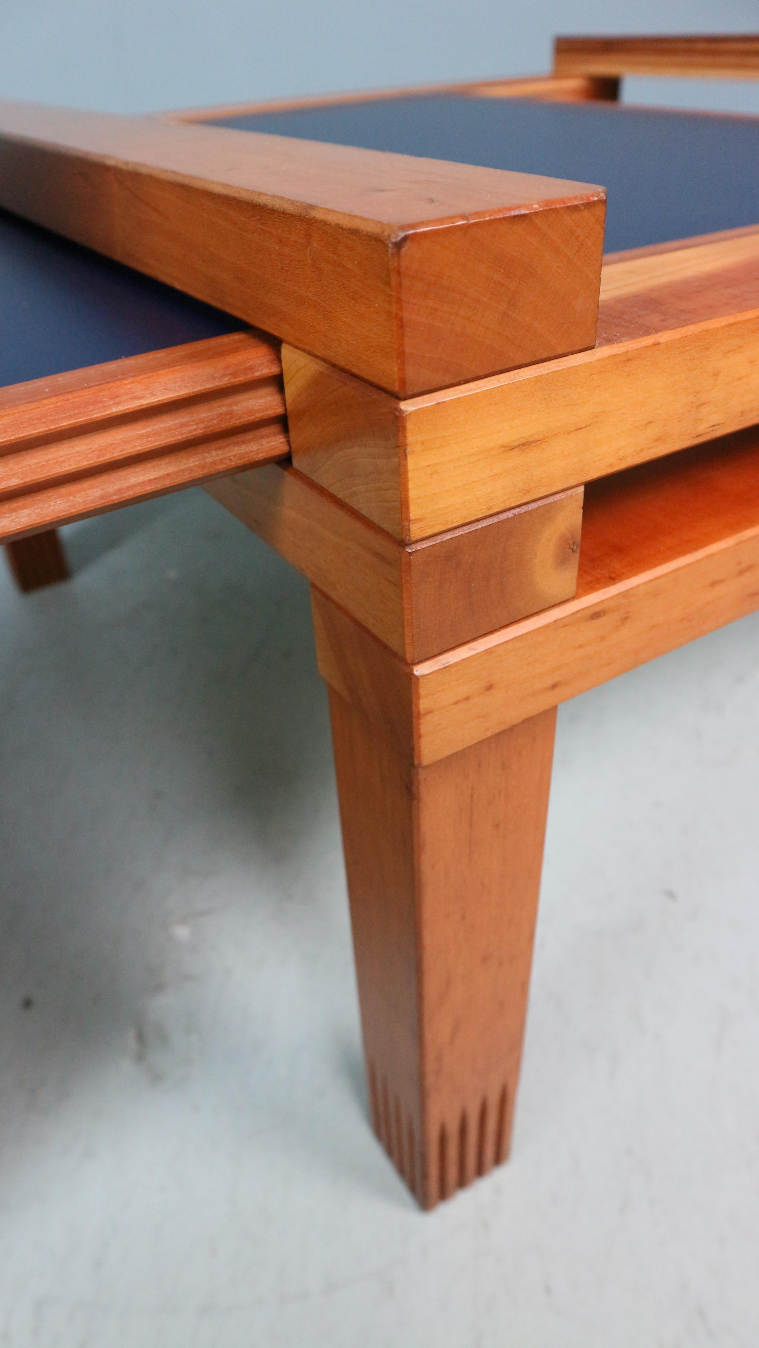 Bernard Vuarnesson Table 'Hexa' blanche/bleue pour Bellato, Design/One, années 1980 6