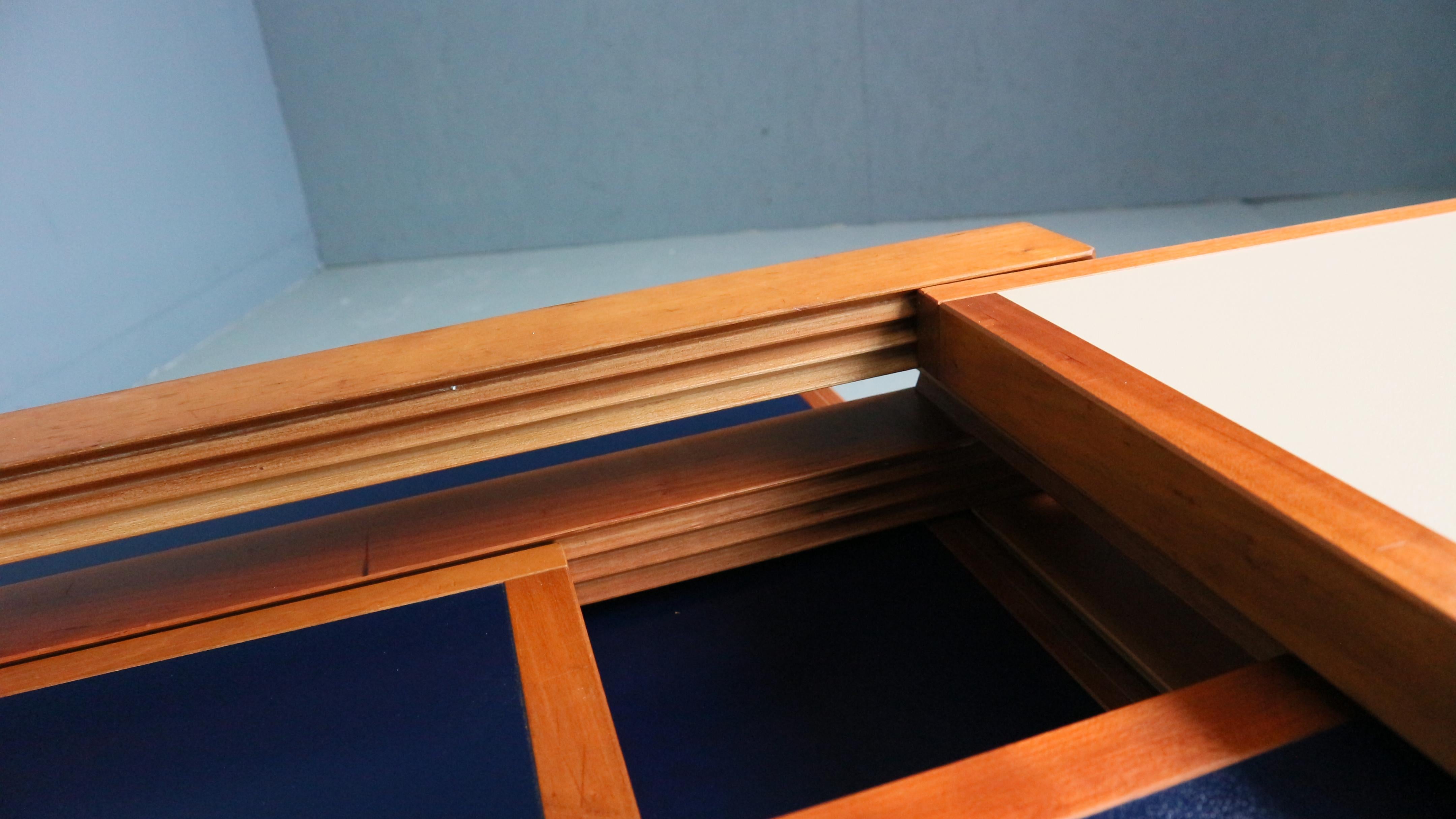 Bernard Vuarnesson Table 'Hexa' blanche/bleue pour Bellato, Design/One, années 1980 7