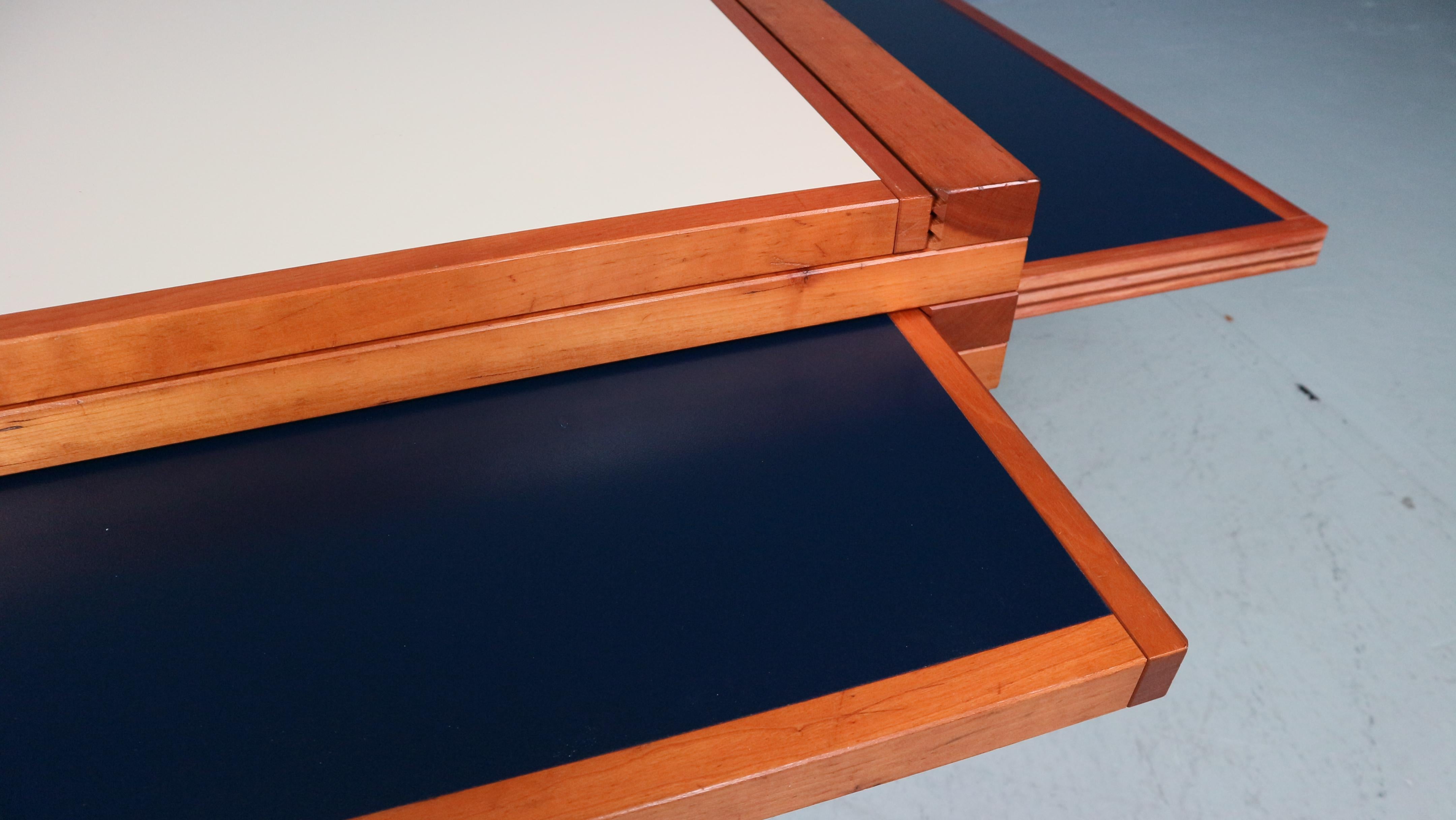 Bernard Vuarnesson Table 'Hexa' blanche/bleue pour Bellato, Design/One, années 1980 11