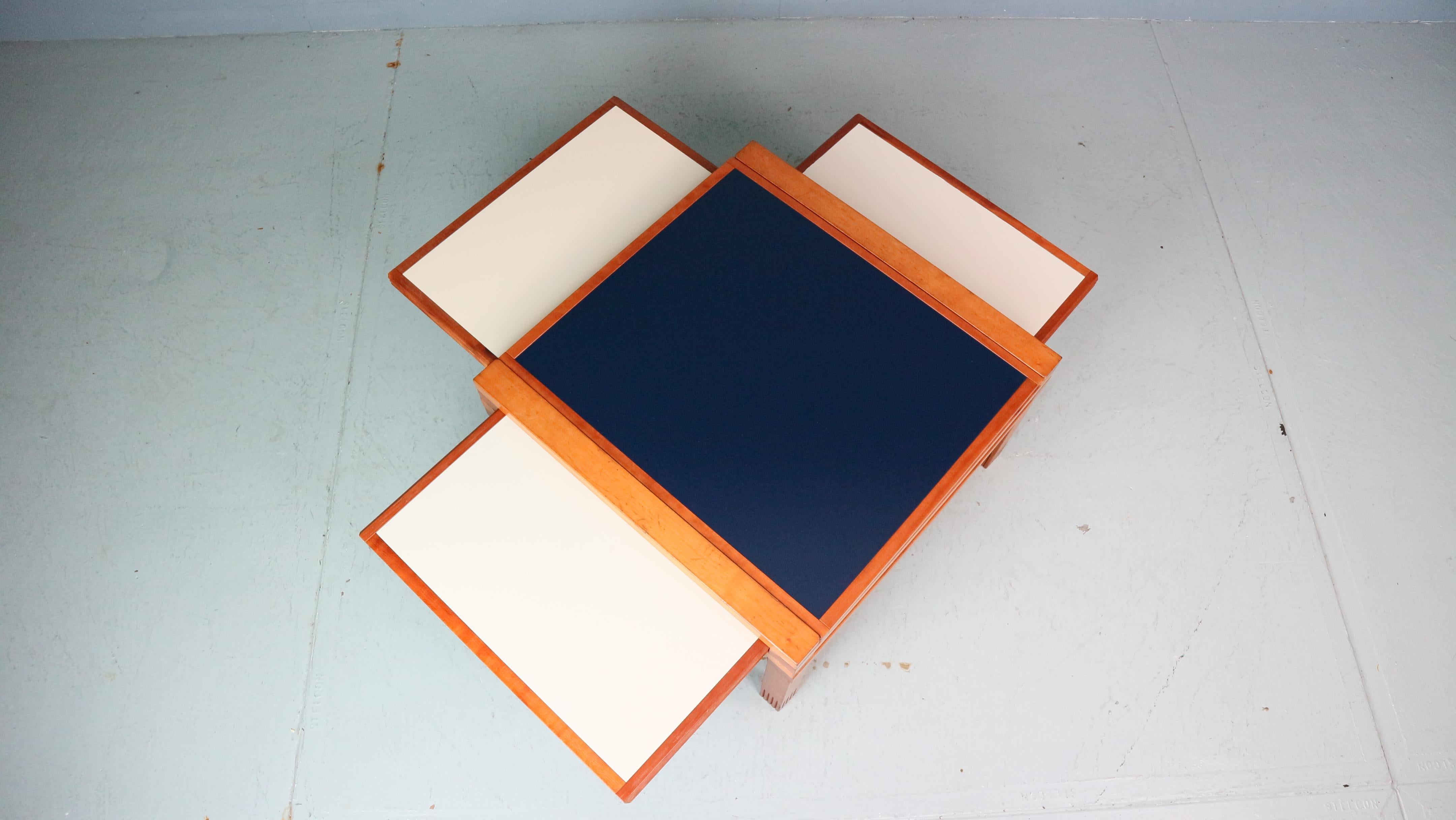 Bernard Vuarnesson Table 'Hexa' blanche/bleue pour Bellato, Design/One, années 1980 2