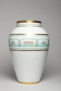Französische Limoges-Porzellanvase „Folie De Bagatelle“ von Bernardaud