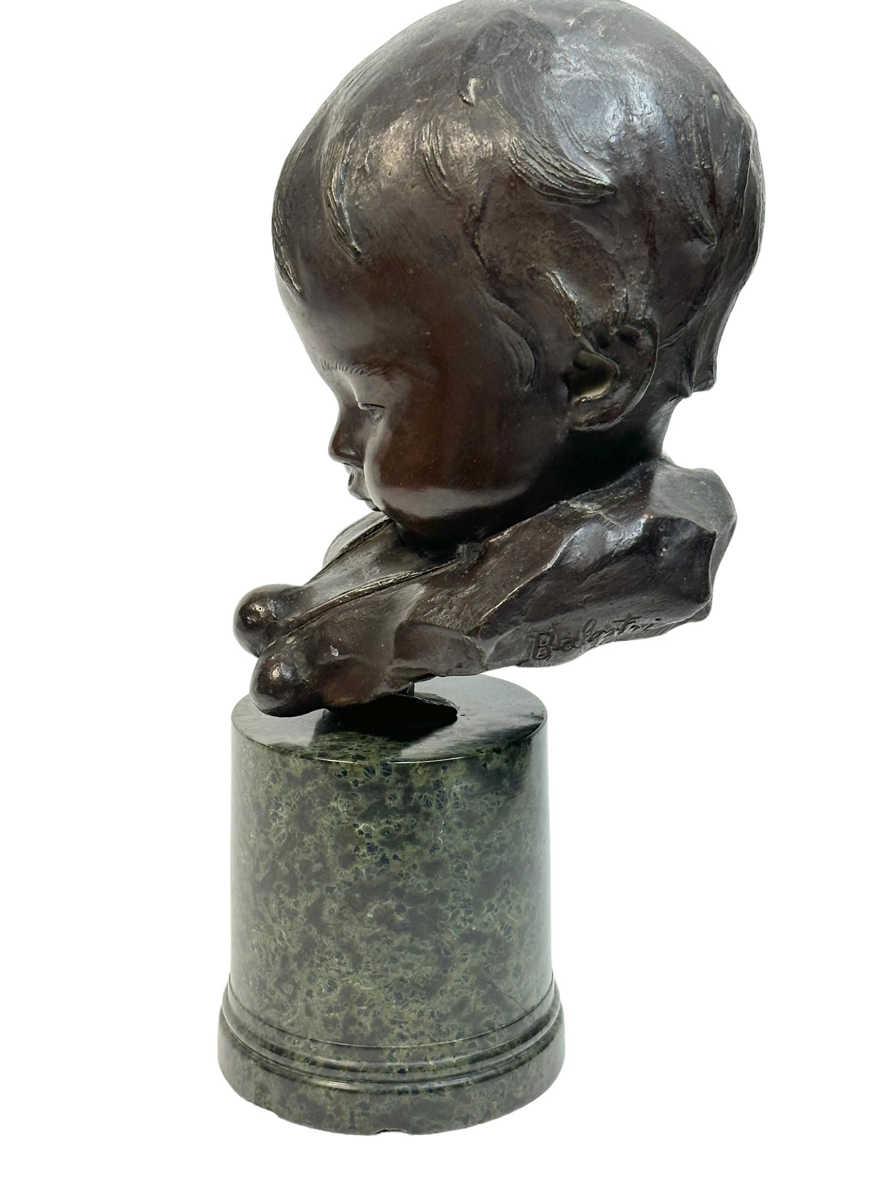 italien Buste de sculpture en bronze sur base en marbre Bernardo Balestrieri, Italie en vente
