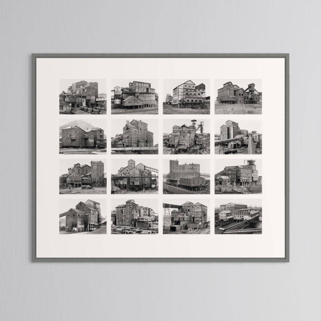 Bernd and Hilla Becher Black and White Photograph – Bernd und Hilla Becher, Präparationspflanzgefäße (Aufbereitungsanlagen), signiert