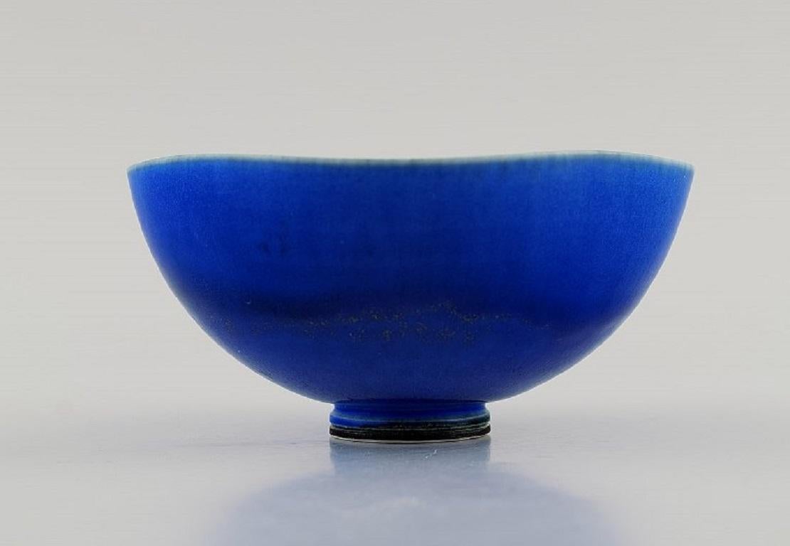 Berndt Friberg for Gustavsberg Studiohand, Bowl on Foot, 1960s In Excellent Condition In Copenhagen, DK