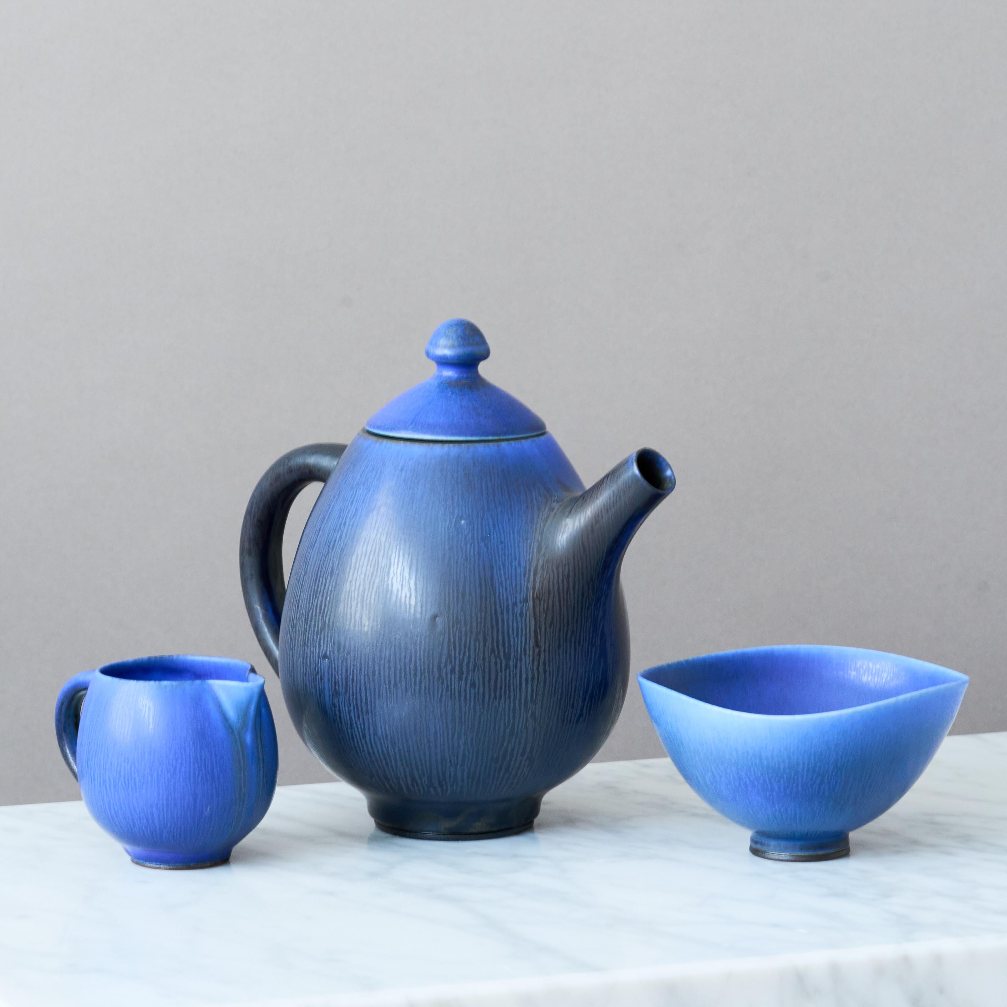 Smaltato Berndt Friberg, Servizio da tè in gres blu a 3 pezzi, Studio A, Svezia, 1955 in vendita