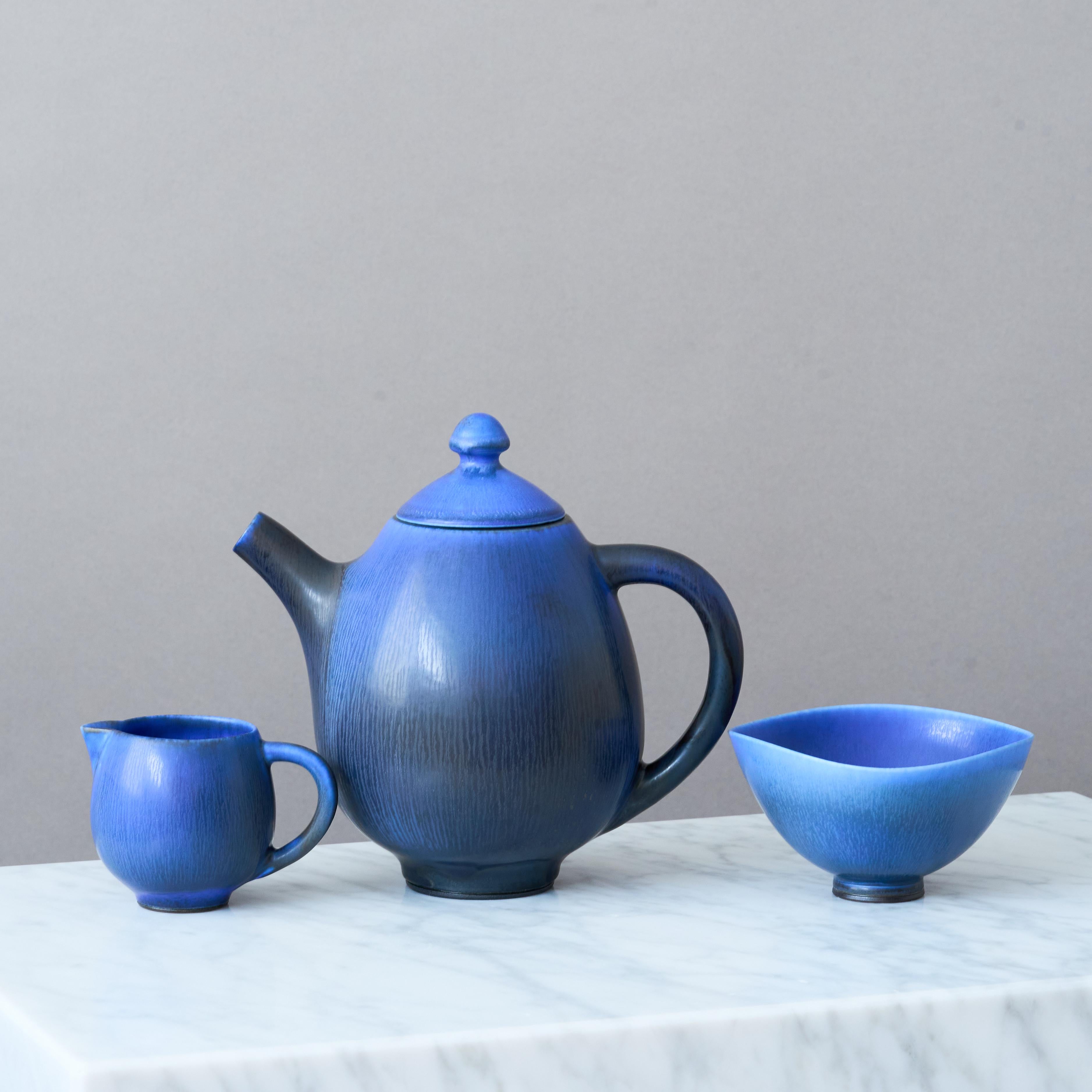 XX secolo Berndt Friberg, Servizio da tè in gres blu a 3 pezzi, Studio A, Svezia, 1955 in vendita
