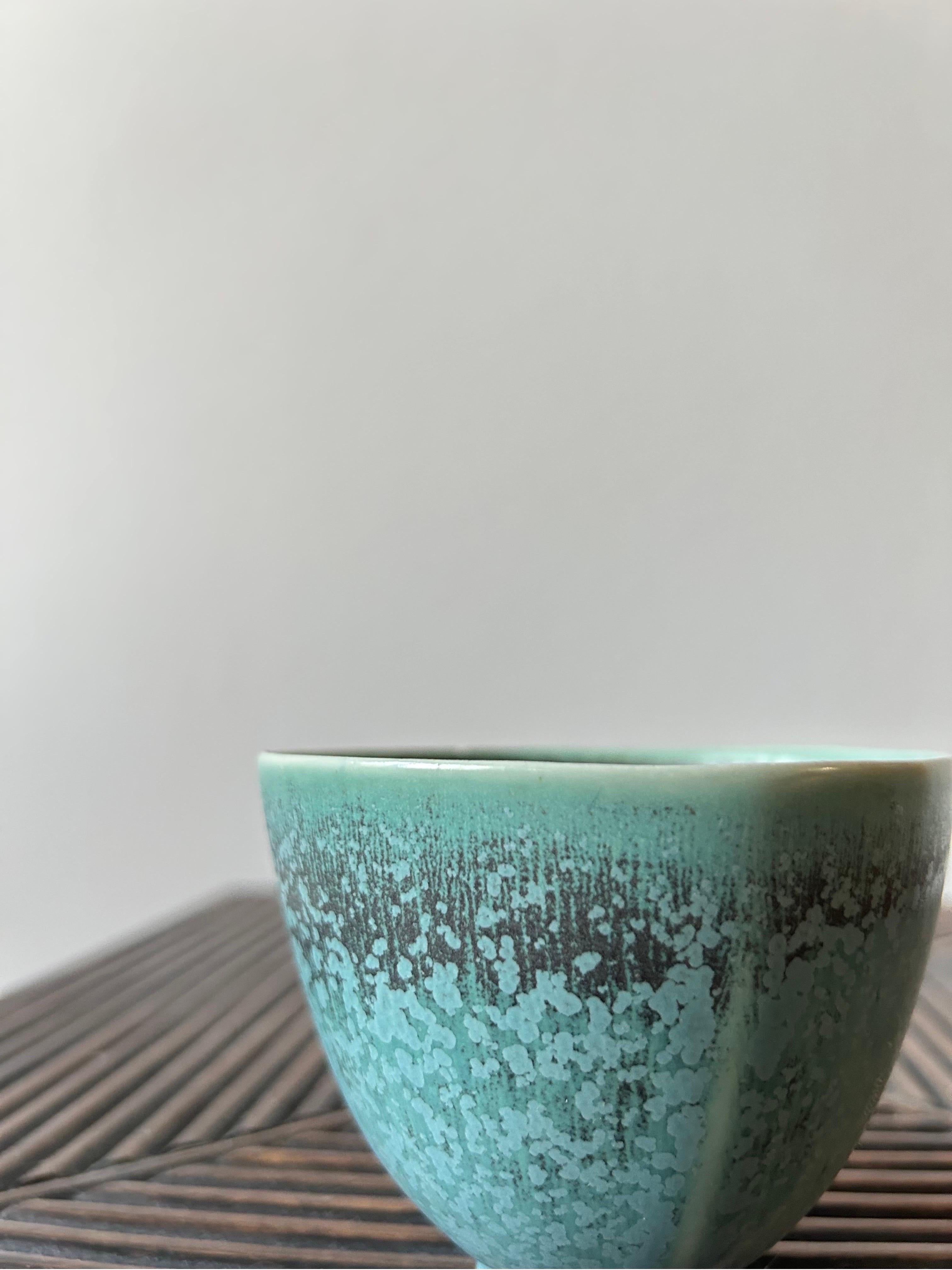Berndt Friberg ceramic bowl in a beautiful blue glaze, the bowl is designed by Berndt Friberg and made at Gustavsberg in the 1950s.

Berndt Friberg designed the Selecta series in the 1960s for Gustavsberg Porcelain Factory. The series consists of