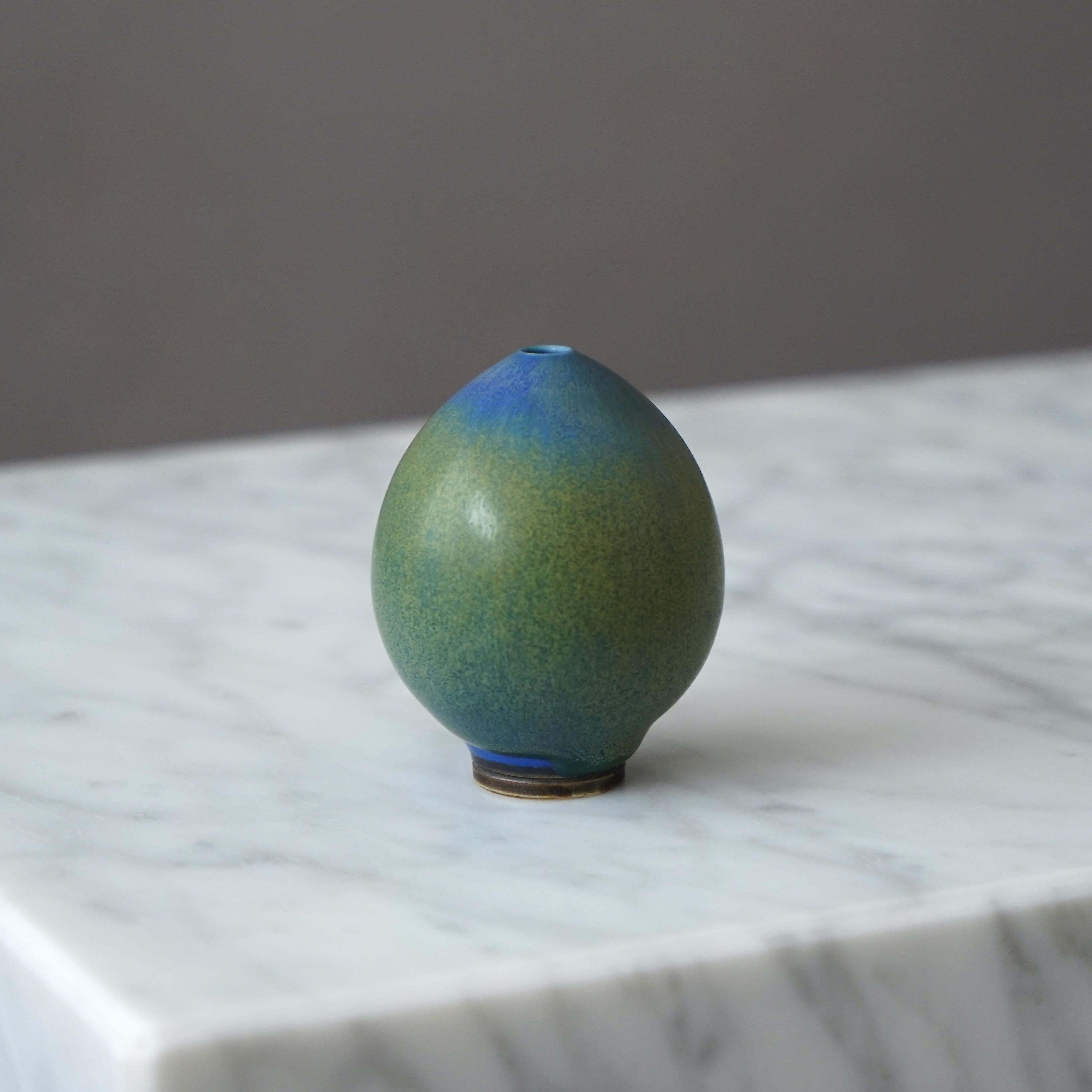 Berndt Friberg, Vaso in gres a forma di uovo, Studio A, Svezia, 1965 in vendita 2