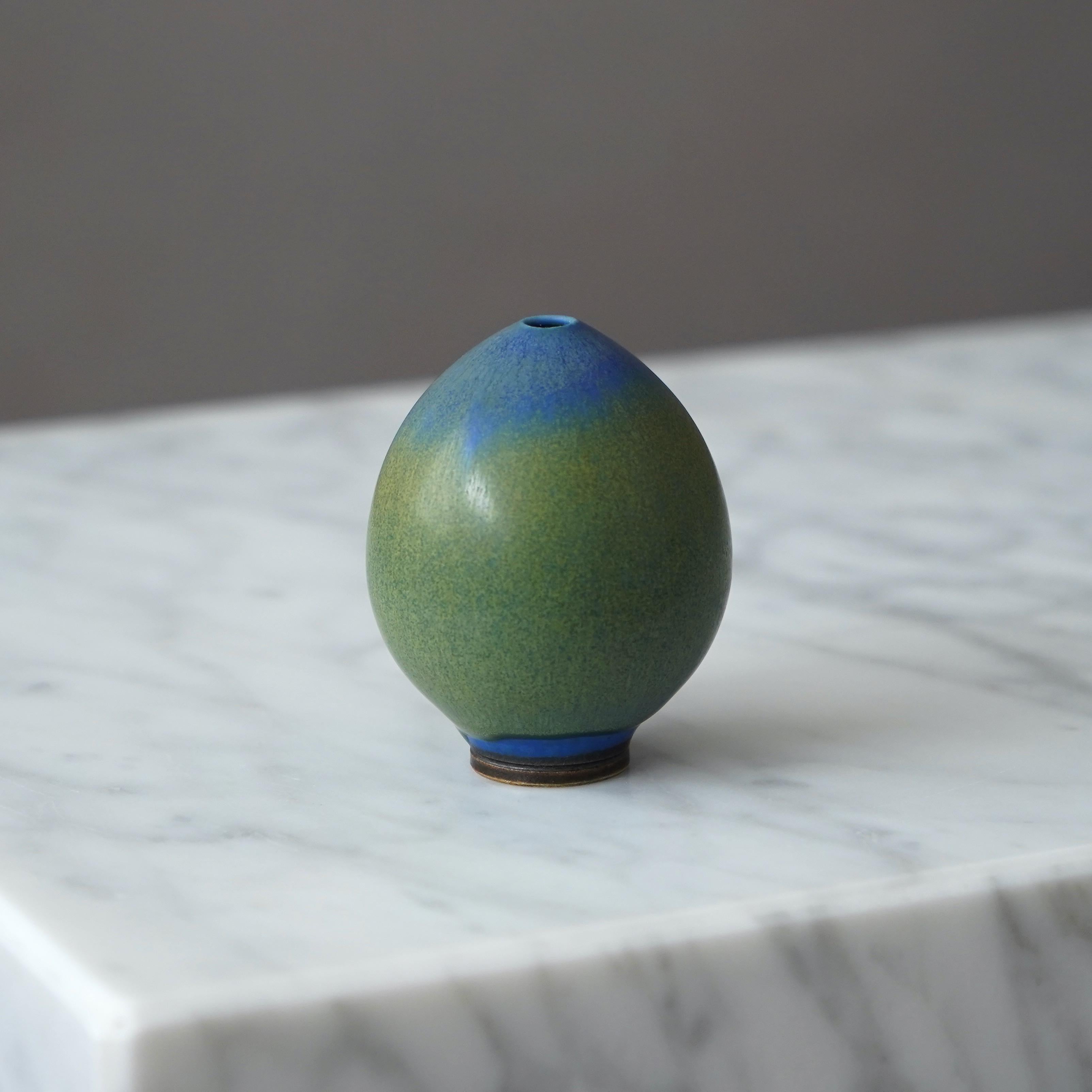 Berndt Friberg, Vaso in gres a forma di uovo, Studio A, Svezia, 1965 in vendita 1