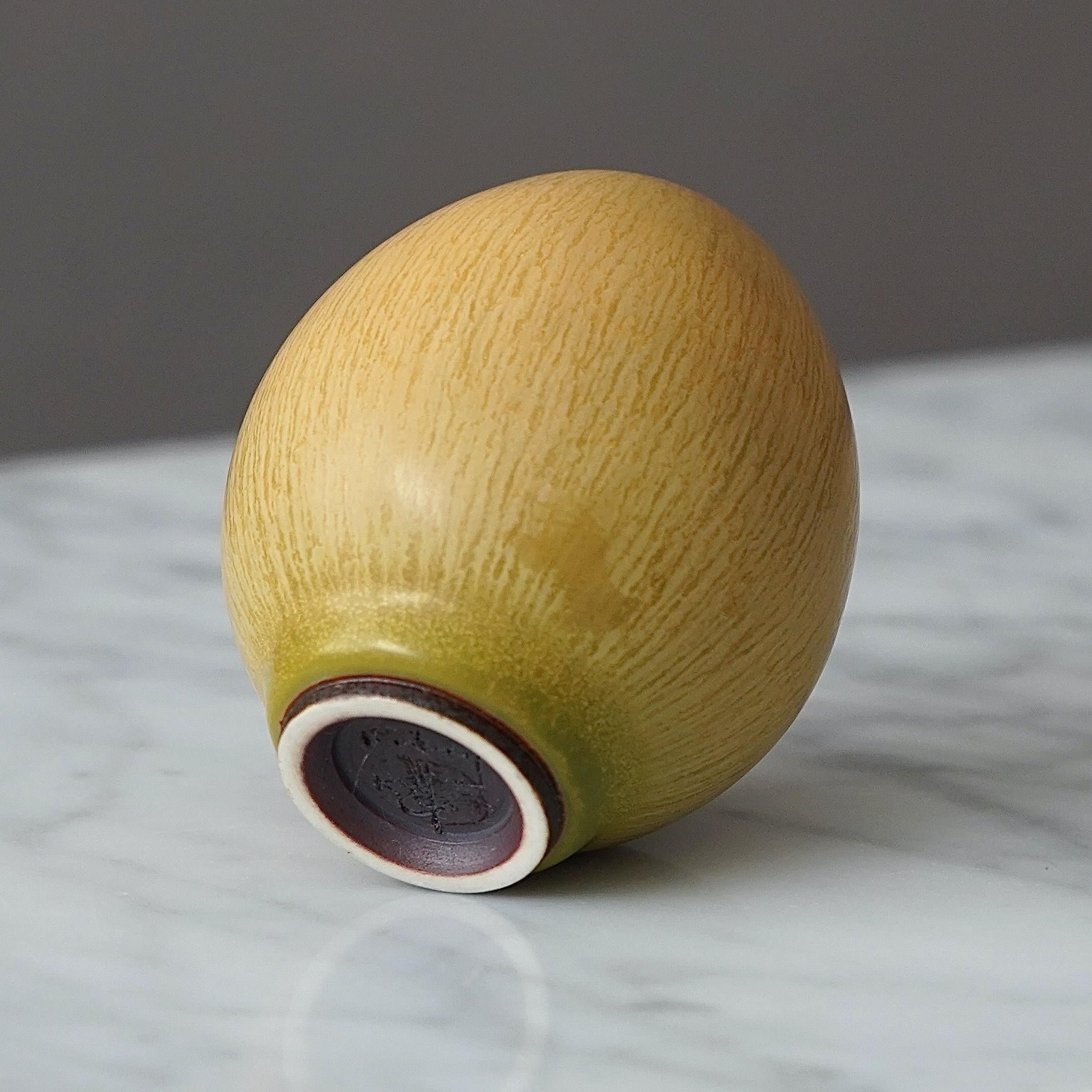 Smaltato Berndt Friberg, Vaso in gres a forma di uovo, Studio A, Svezia, 1969 in vendita