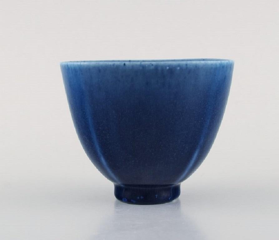 Berndt Friberg for Gustavsberg. Selecta bowl in glazed ceramics. 
Beautiful glaze in shades of blue. 1960s.
Measures: 9.5 x 7.5 cm.
Stamped.
In excellent condition.