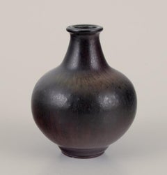 Berndt Friberg pour Gustavsberg Studio. Vase miniature des années 1940